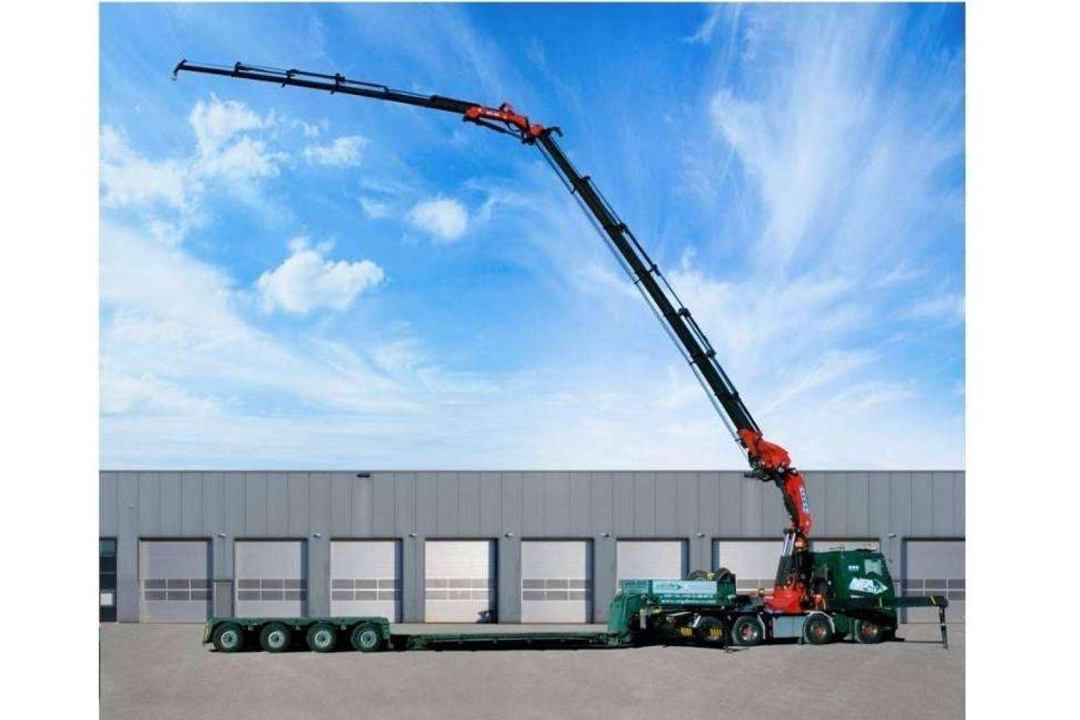 La nueva tractora grúa de Transportes Ángel Velasco y Especializados Anri