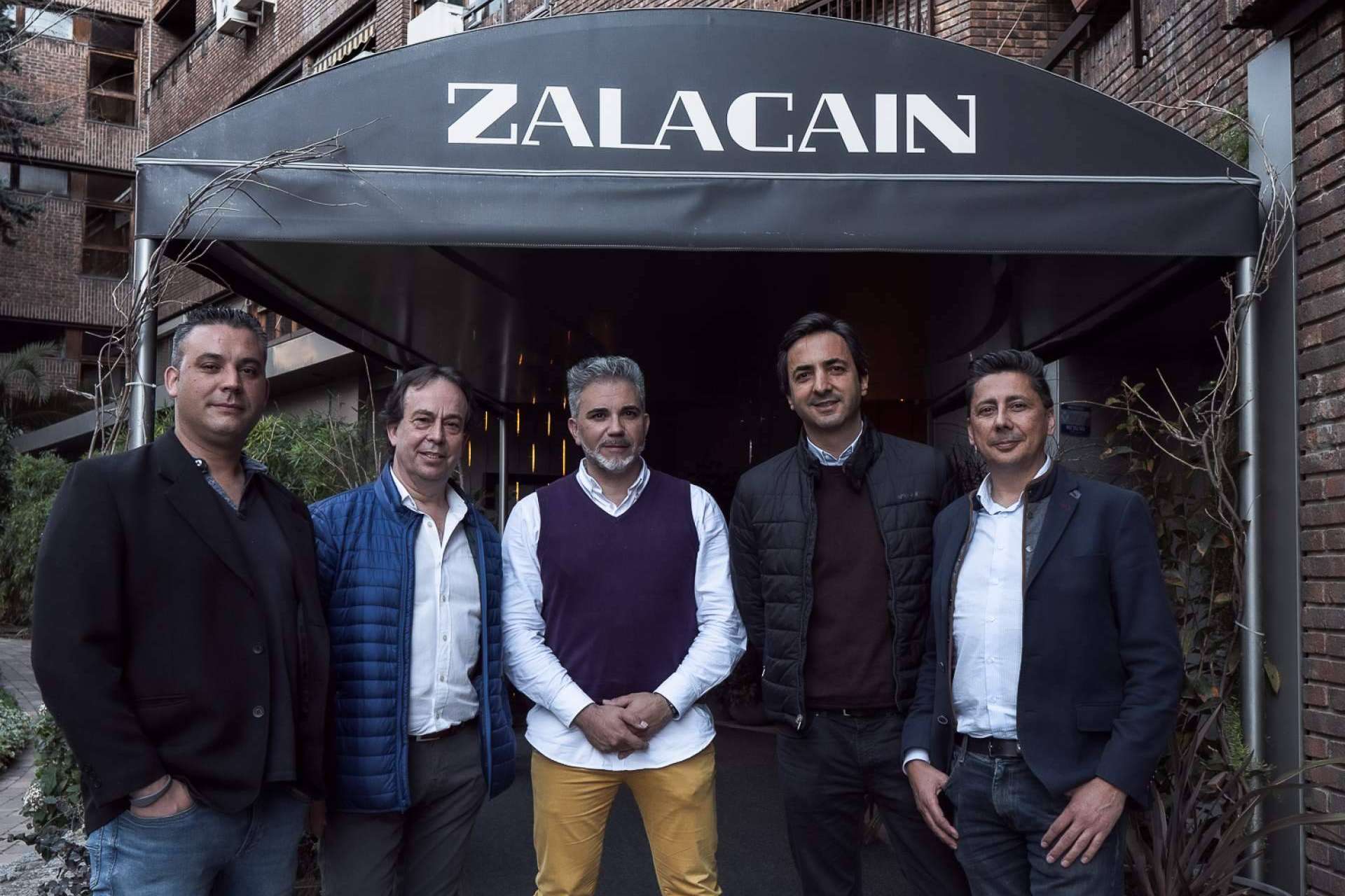La línea de Kachopo King es ofrecida por las enseñas Gambrinus, Cruz Blanca y Oficial Irish Pub