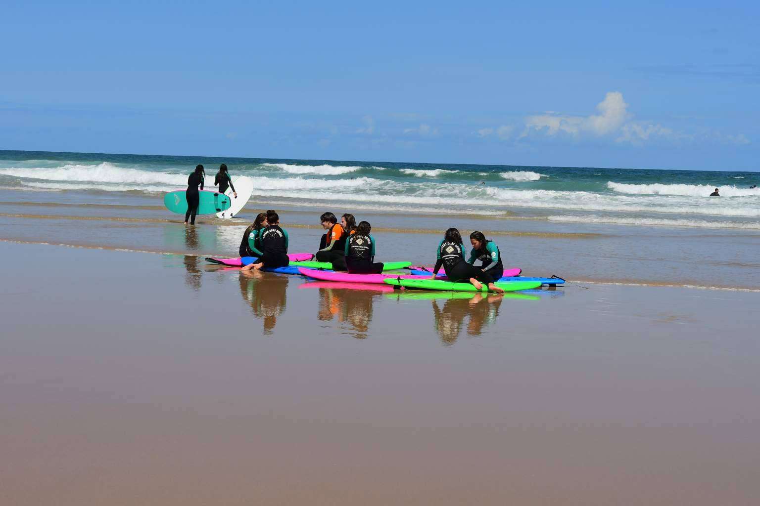 ¿Cuáles son los accesorios necesarios para hacer surf?, de la mano de Watsay