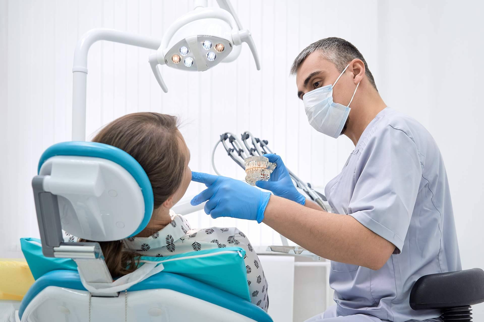 Última tecnología en composites estratificados en la clínica Corrales Dental