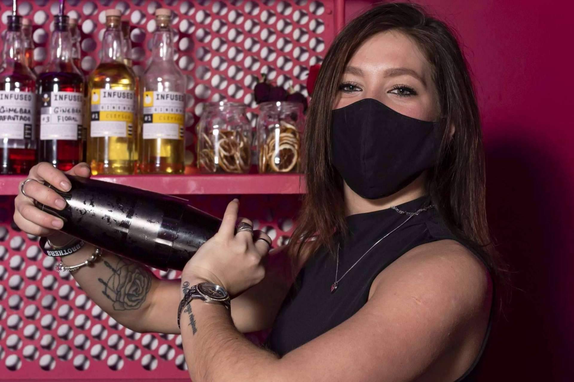 Una de las mejores coctelerías de Madrid es Enbabia Infused