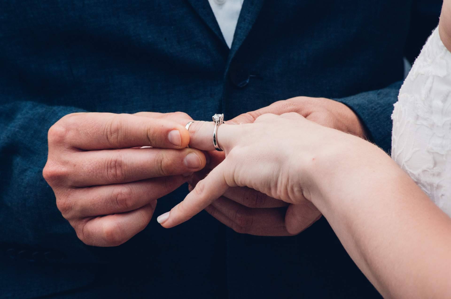 Encontrar las alianzas de boda perfectas con El Rubí Joyeros