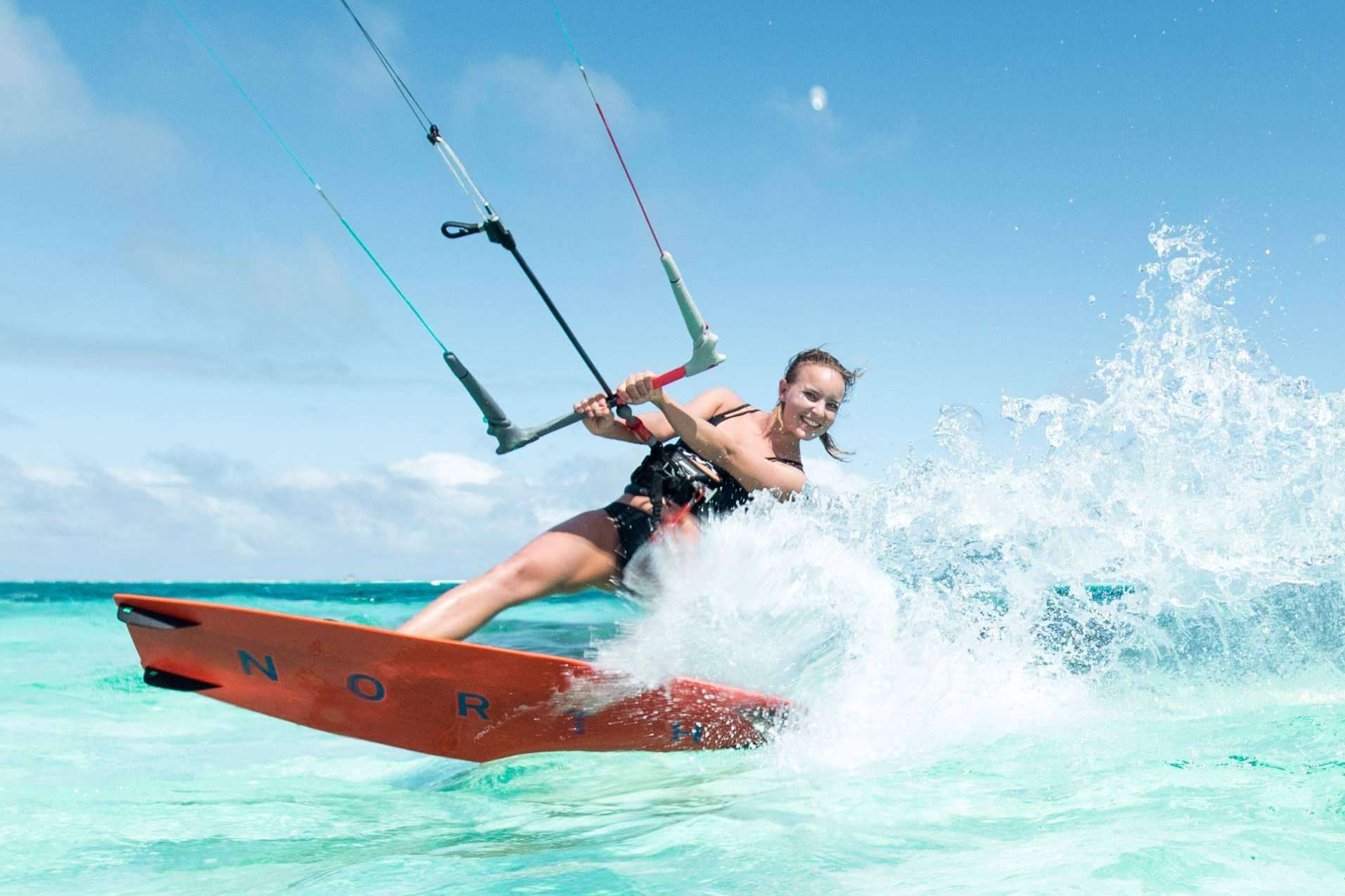 El kitesurf es un deporte accesible para todos los públicos, según Pura Vida Mallorca