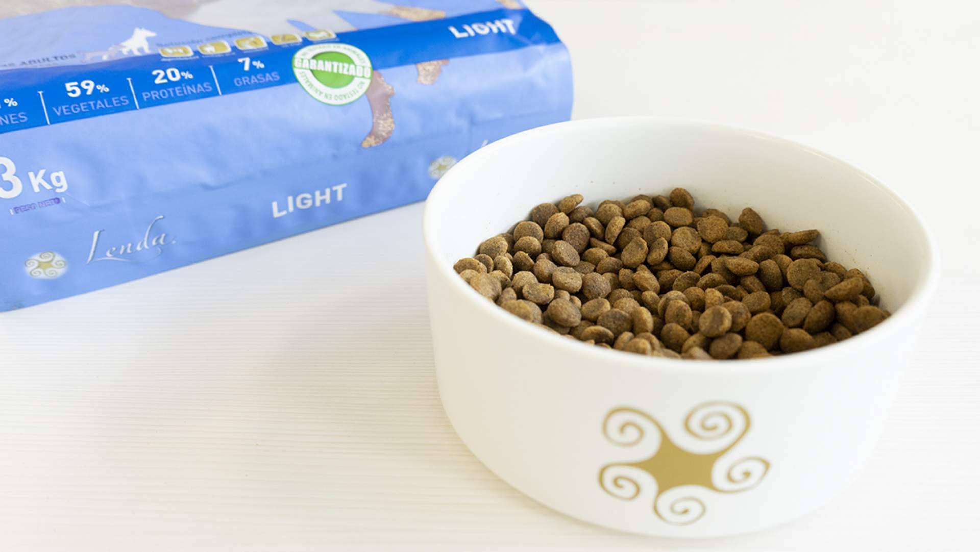 Lenda dispone de Lenda Light, la alimentación para perros con sobrepeso