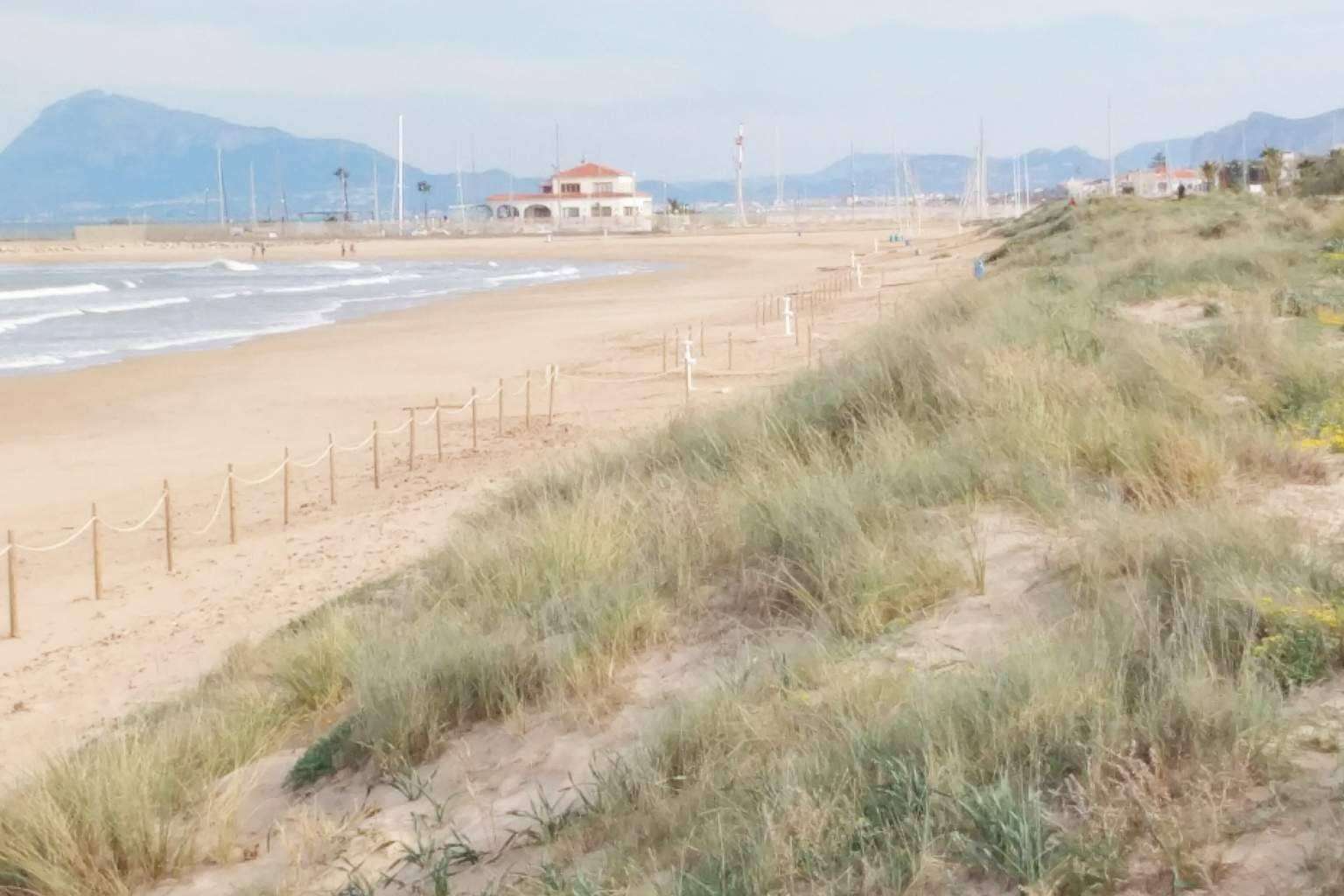 Adosado en playa de Oliva (Valencia), Residencial Olival