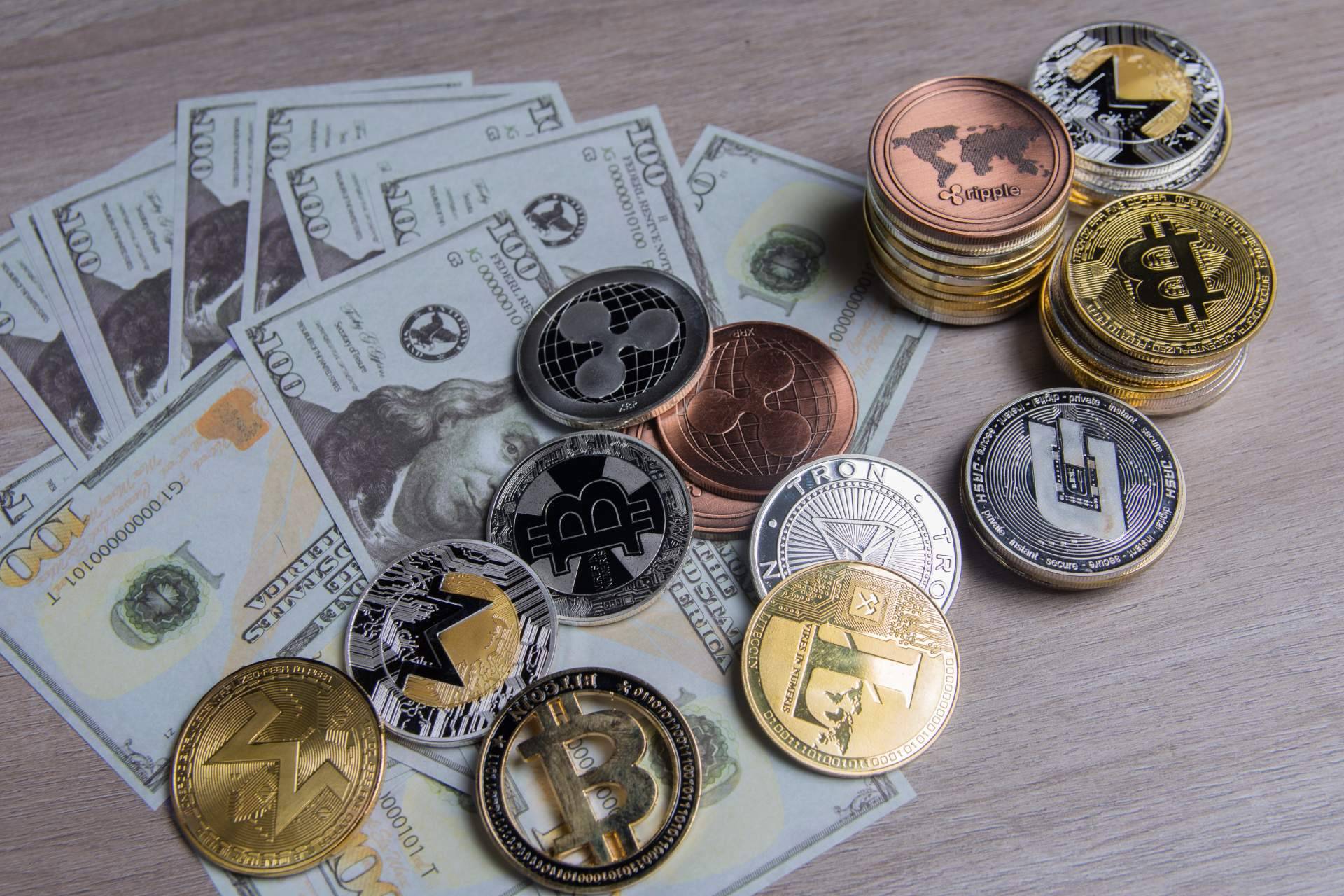 Francisco José Suárez Díaz y su asesoría sobre cómo invertir en criptomonedas bienes raíces
