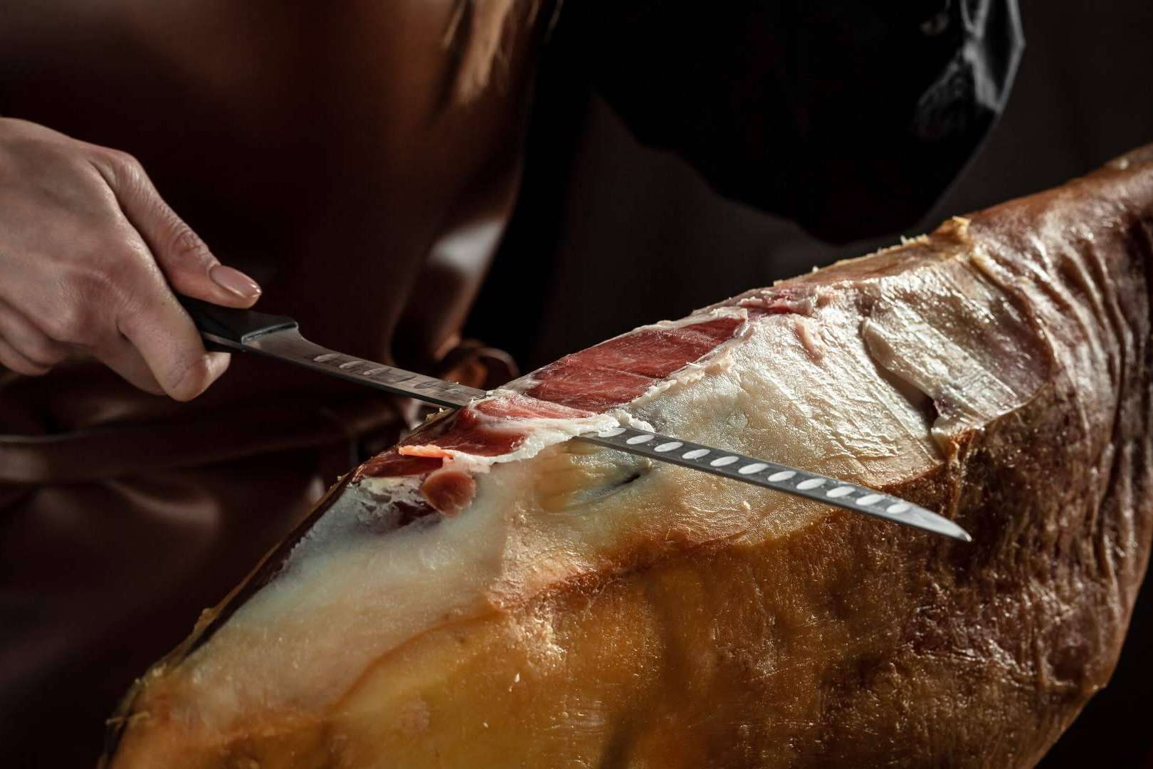 Regalos de Navidad y cestas con productos gourmet en la tienda online especializada en loncheados de jamones, Barón de Salamanca