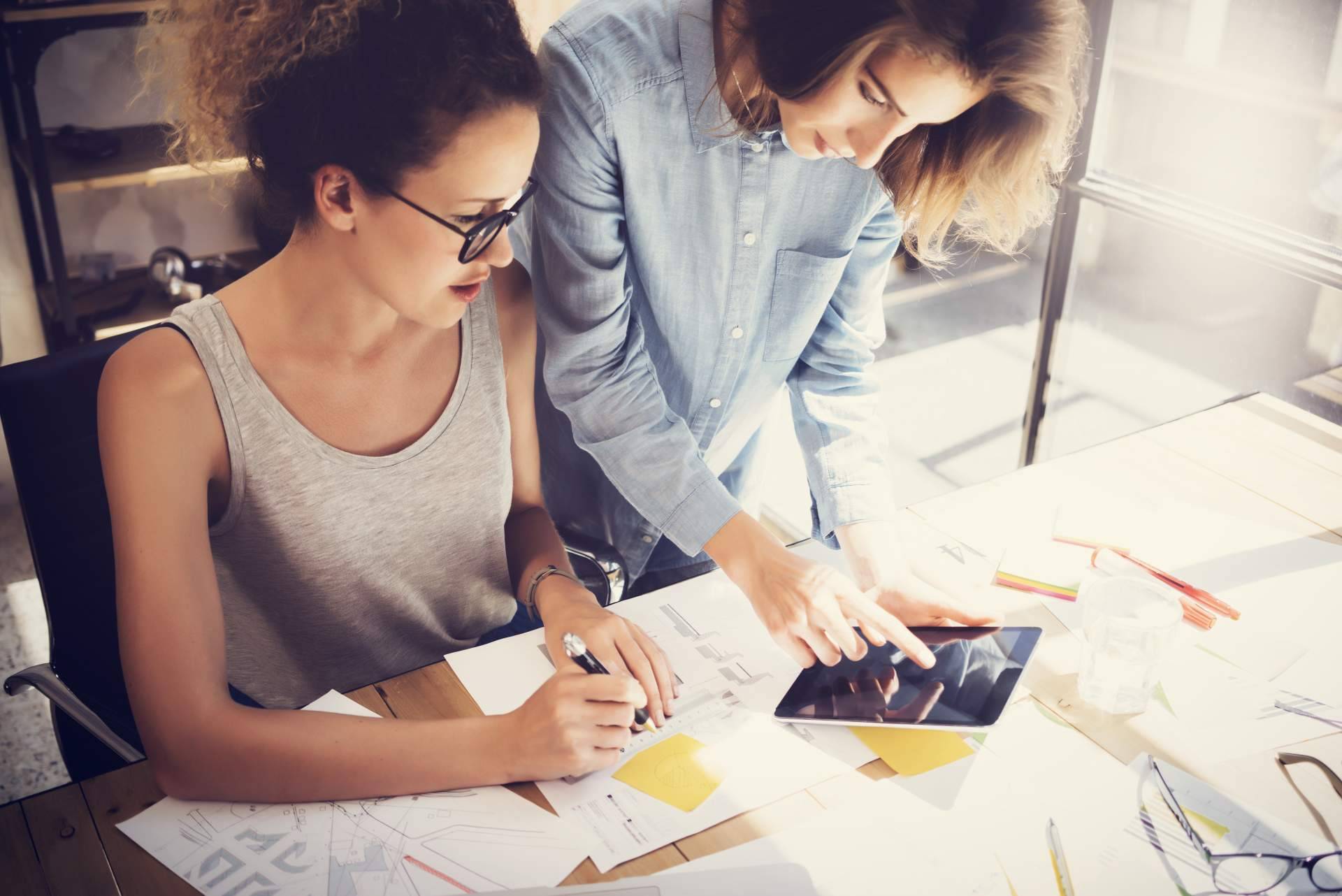 ¿Por qué es importante diseñar estrategias B2B para empresas del sector industrial?