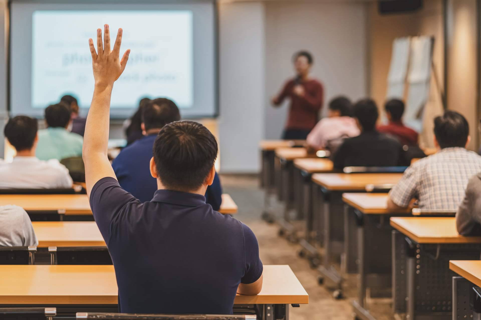 Ofertas de empleo para los titulados en ciclos formativo y previsiones del mercado laboral en 2030 de la mano de Escuela Pàlcam