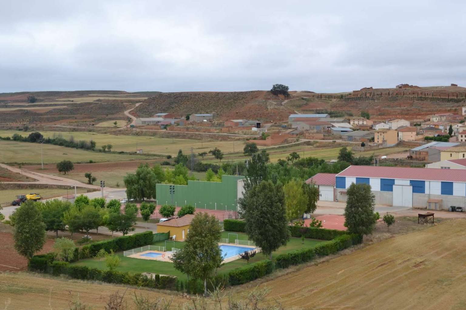 Alojarse en Torrehermosa Rural y disfrutar de un pueblo tranquilo con numerosos lugares naturales y culturales de gran interés