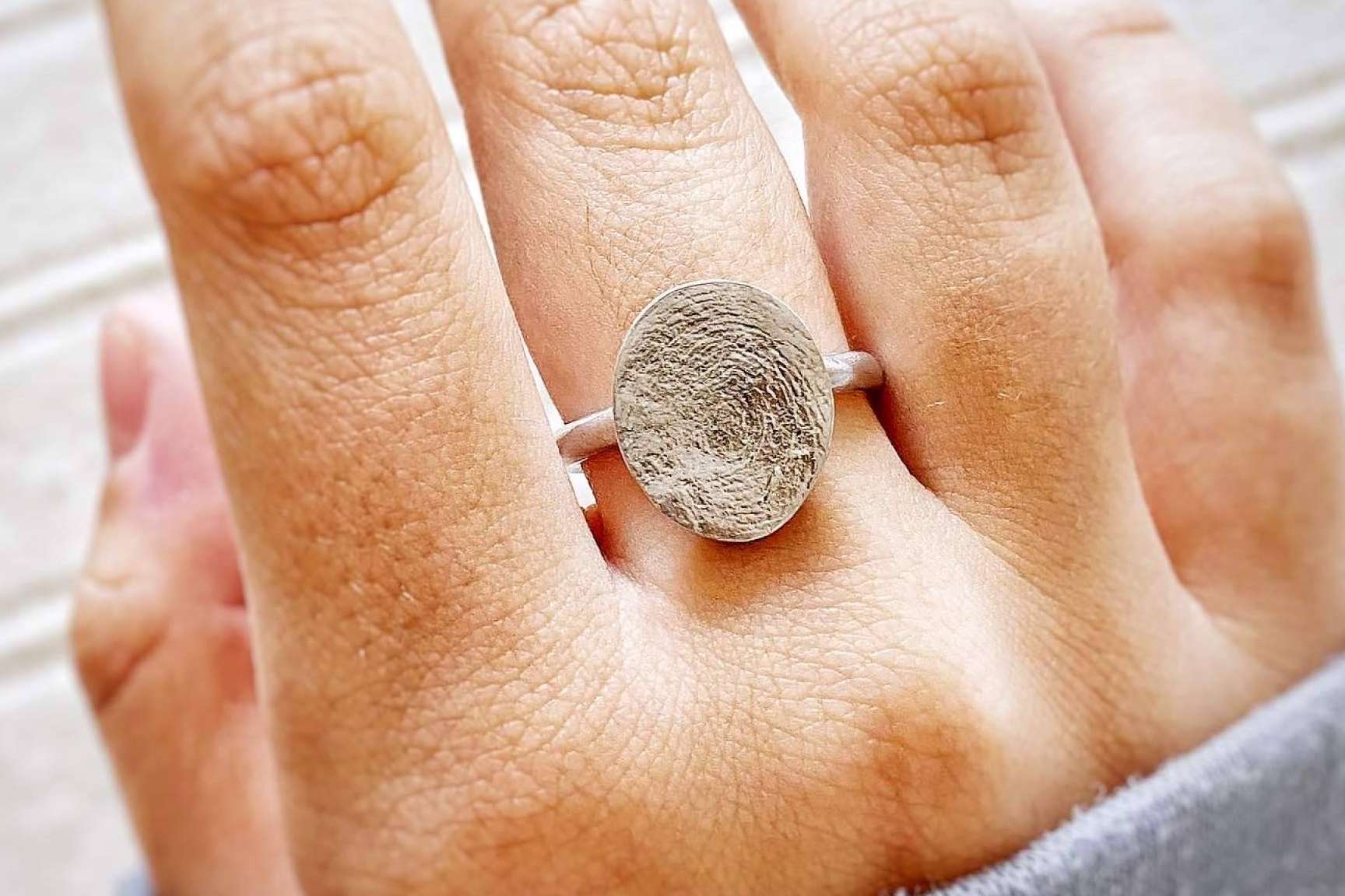 Dejando Huella By Ana ofrece joyas personalizadas con la huella de una persona querida