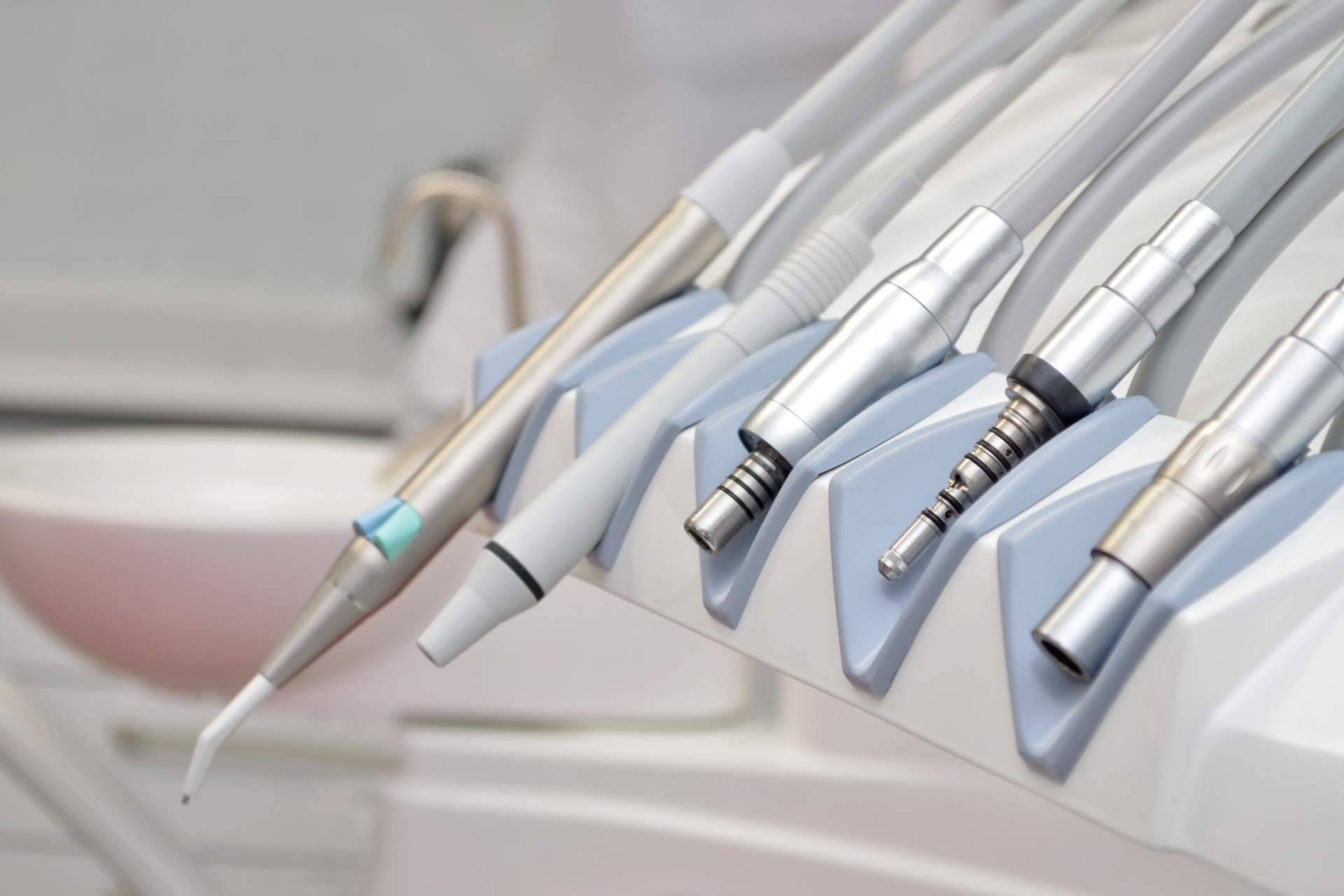 Precisión Médica Dental dispone de los MK-dent kits con turbinas dentales, ideales para estudiantes de odontología