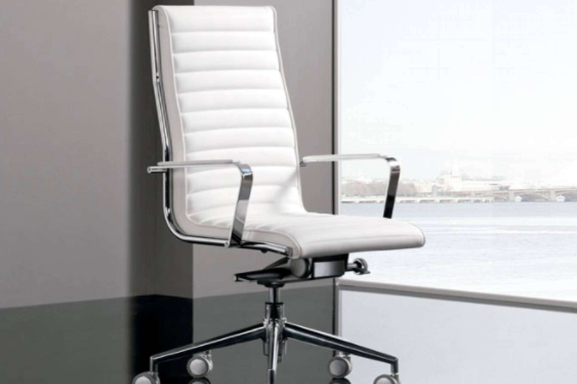 La importancia de contar con una silla para oficina ergonómica, con Office Deco