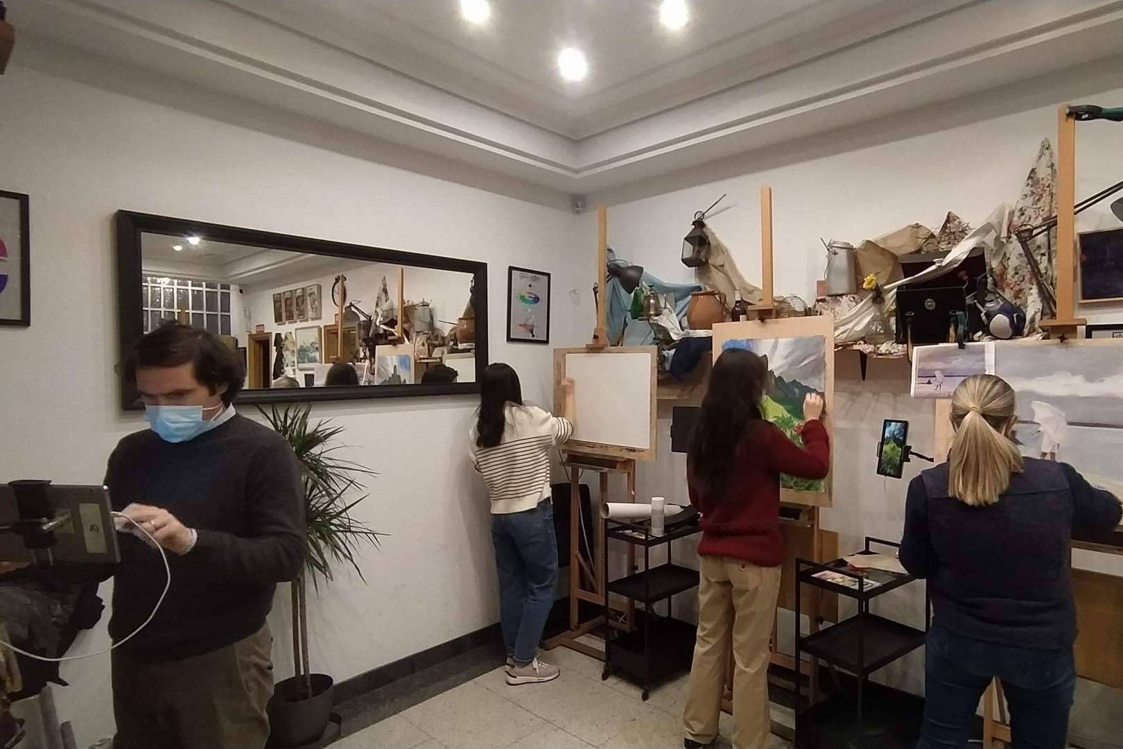 Los estudiantes se convierten en profesionales de la pintura y el dibujo en Estudio Ilógico