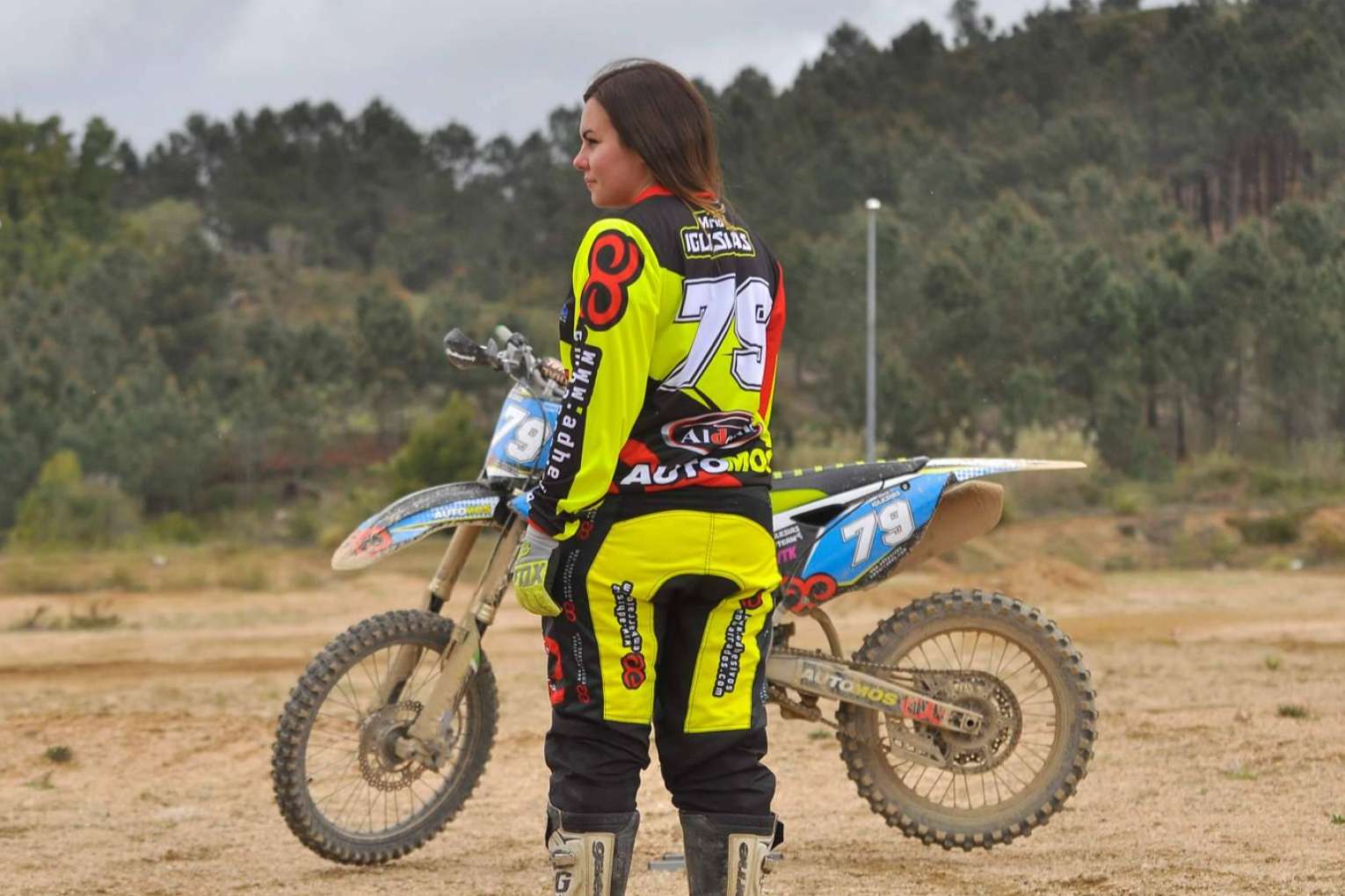 Camiseta offroad microperforada en ADHESIVOSEMBARRADOS