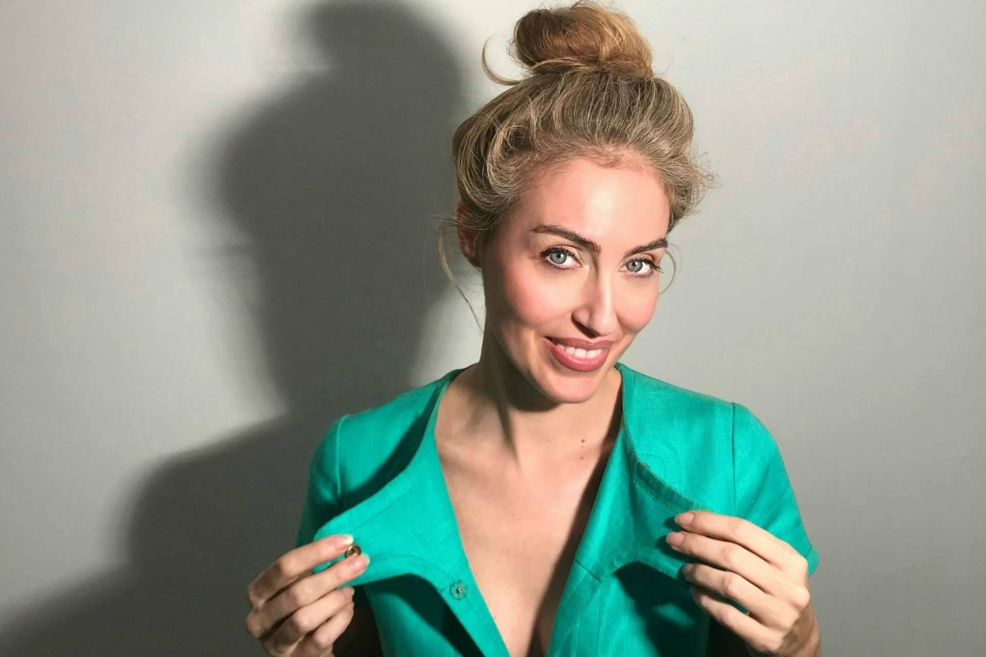 El programa DEMODA TV, presentado por la influencer cultural Miriam Victòria, asciende al panorama nacional