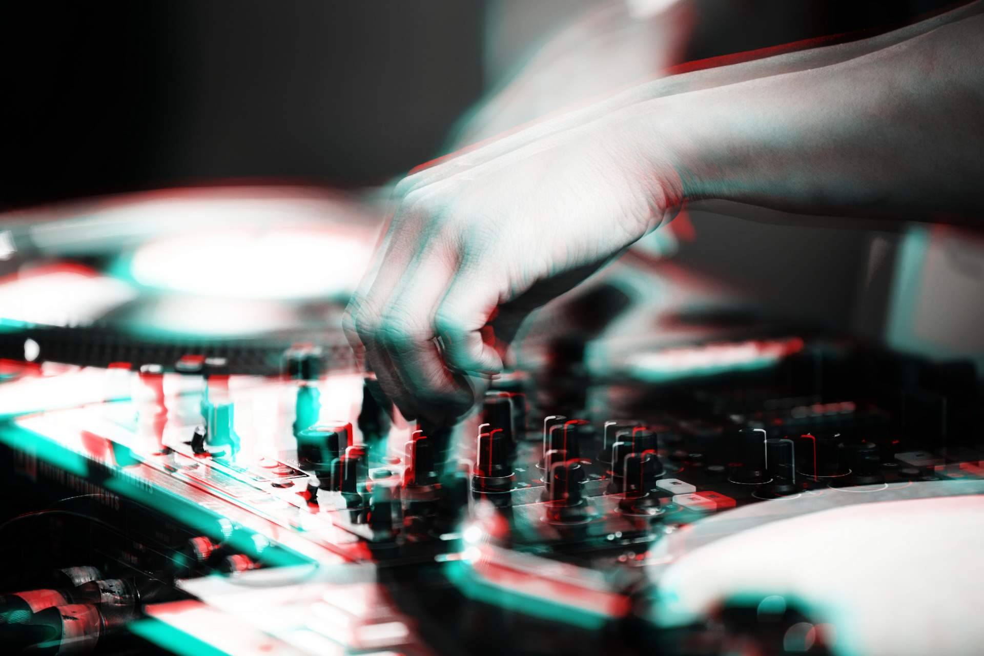 El trabajo de Paco Gómez como DJ en festivales