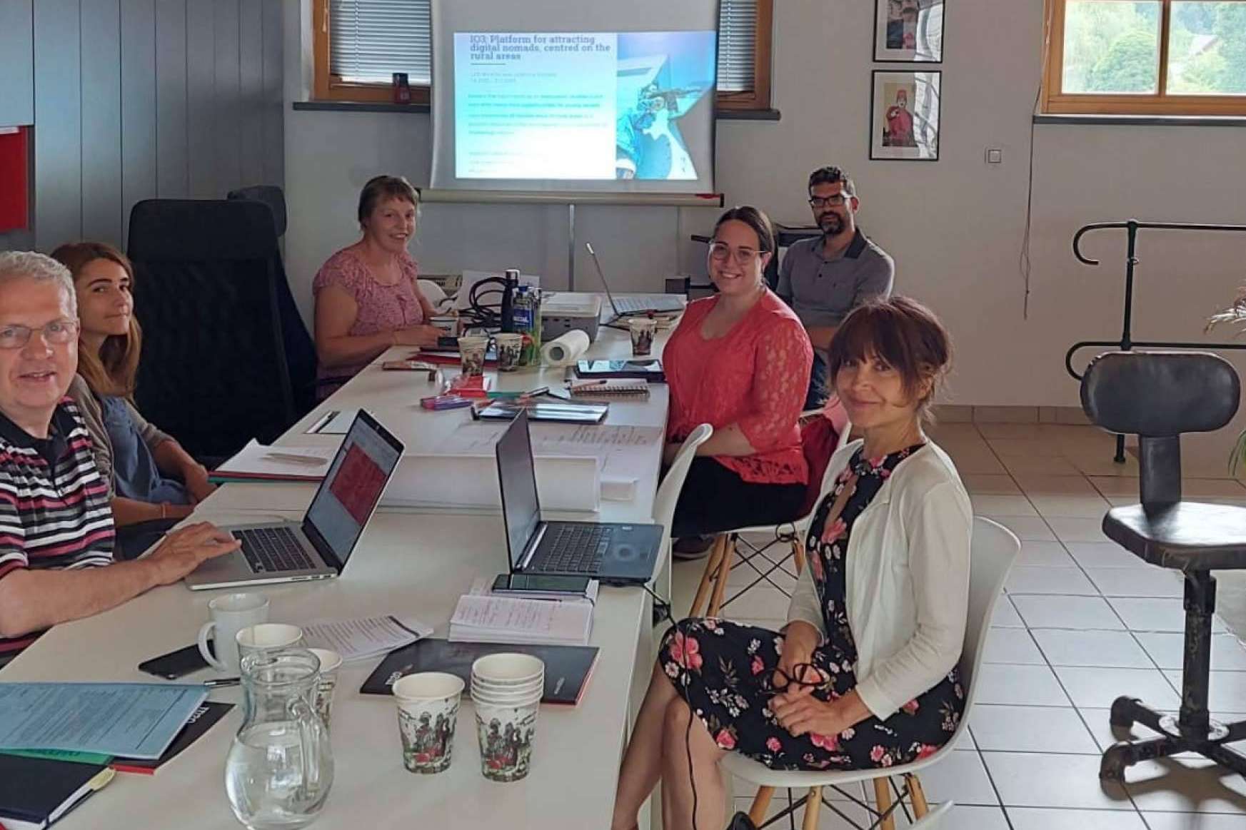 Fomentar el nomadismo digital de jóvenes en áreas rurales a través de NOMADLAND, la iniciativa innovadora de un consorcio europeo