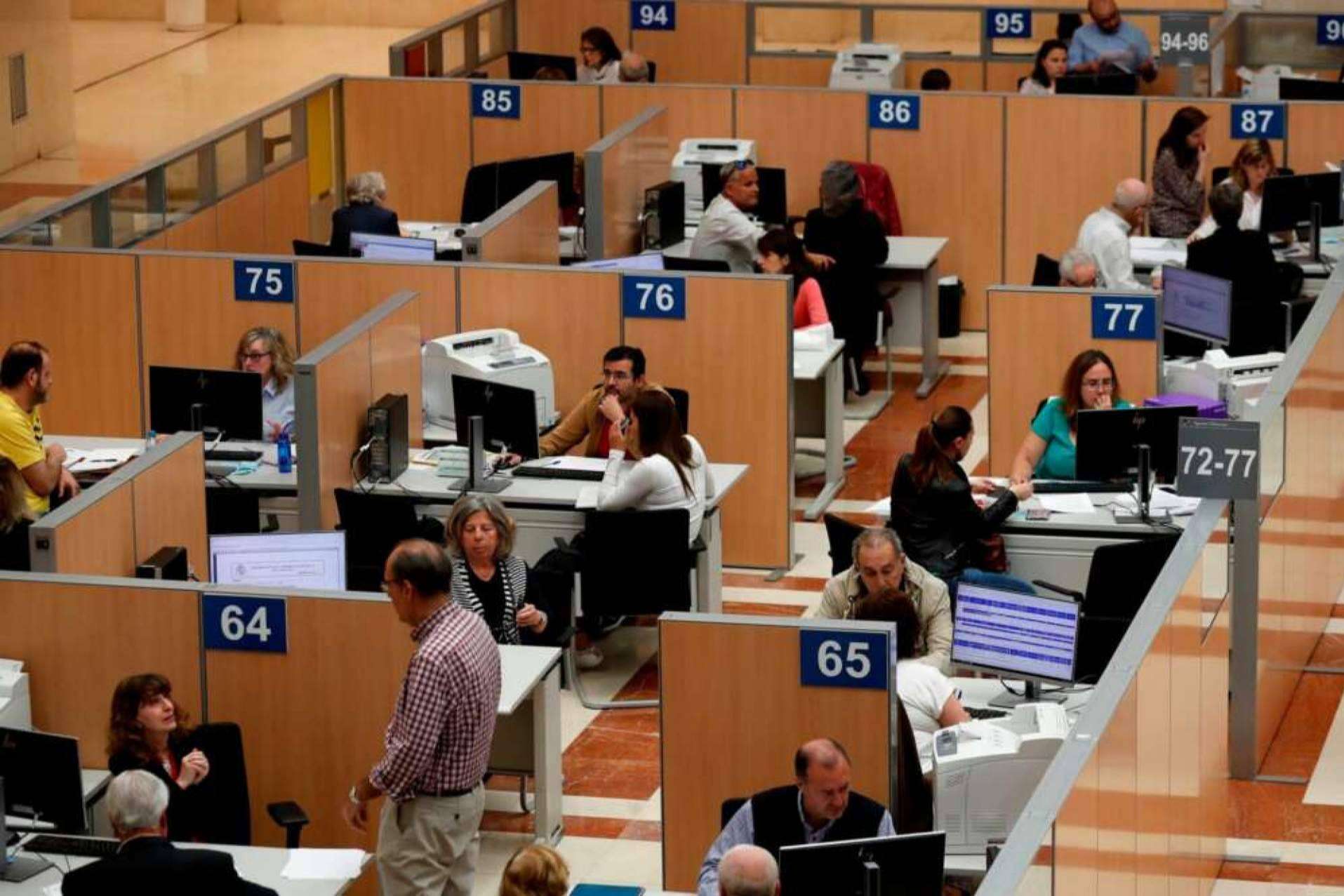 Formarse para las oposiciones de Administrativo del Estado con Simplificatusopos.es