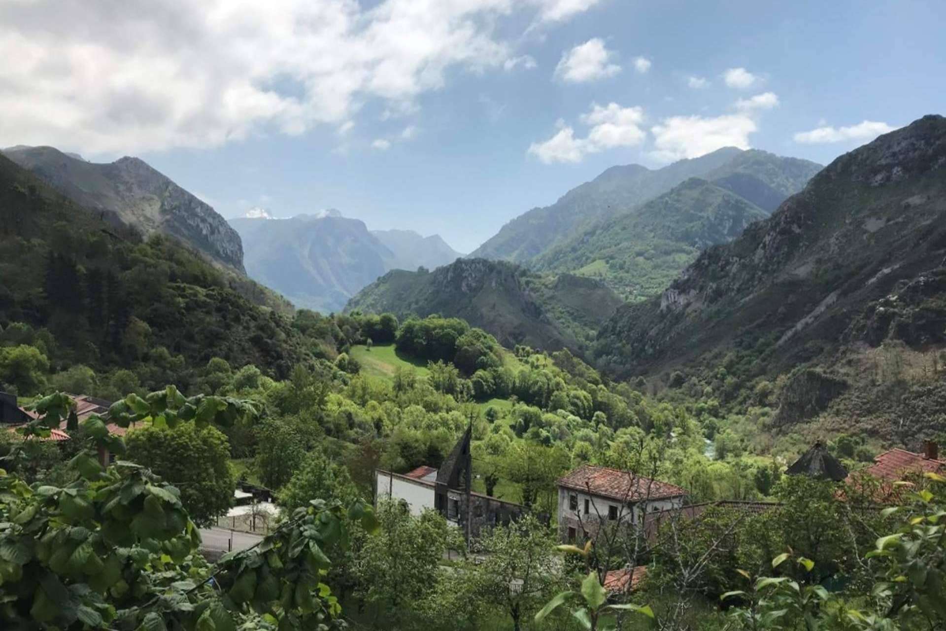 Vivir en un lugar con ambiente tranquilo donde disfrutar del medioambiente, por la empresa Iberia North