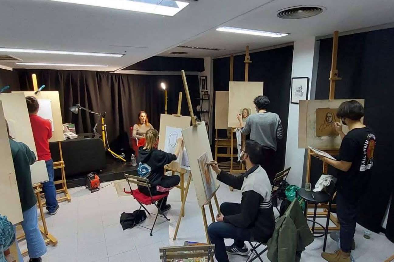 Los programas intensivos de la academia de dibujo y pintura Estudio Ilógico ayudan a formarse como artista