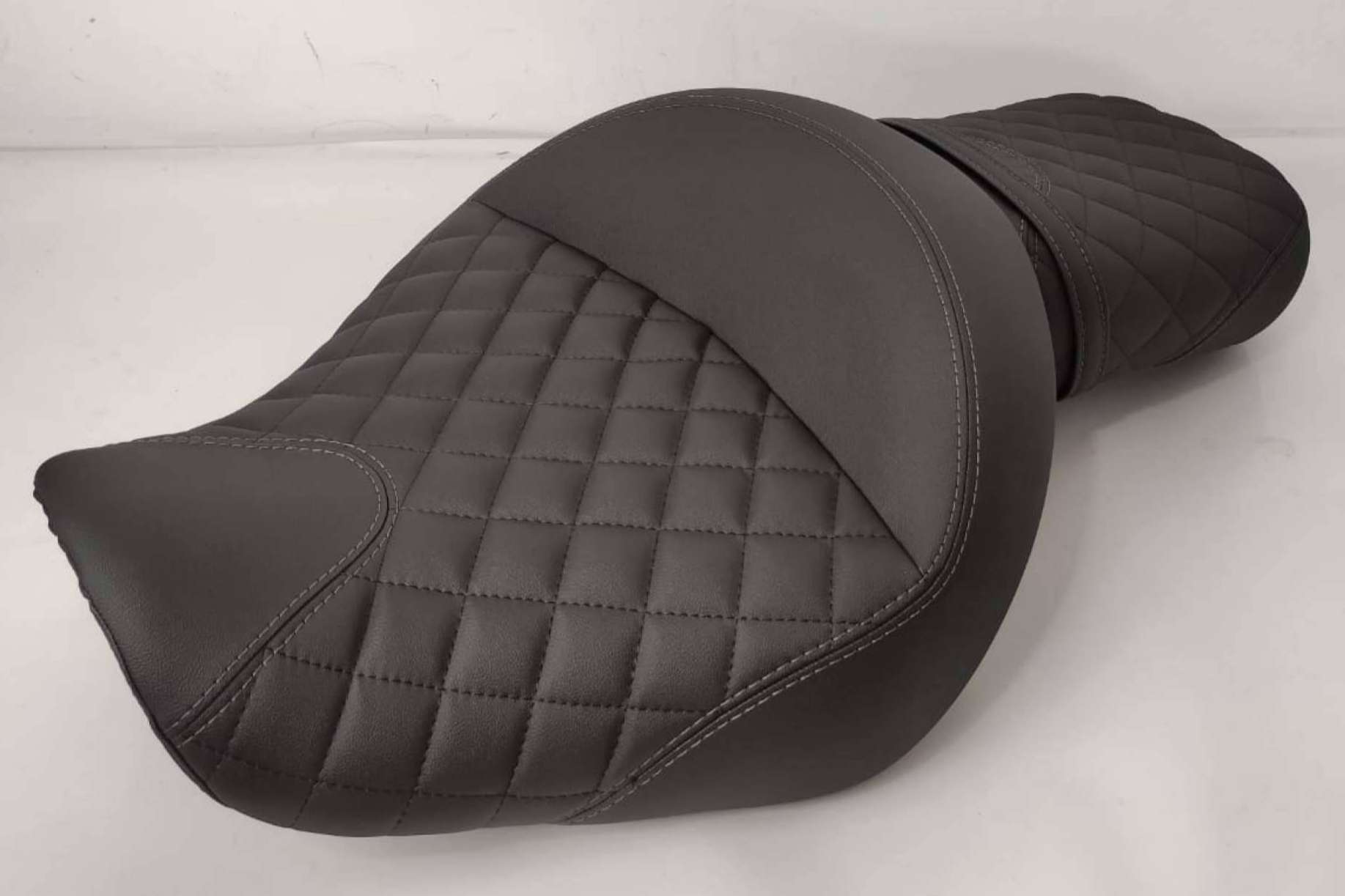 Tapizar el asiento de moto con JM Fundas antes de empezar a desplazarse durante las vacaciones