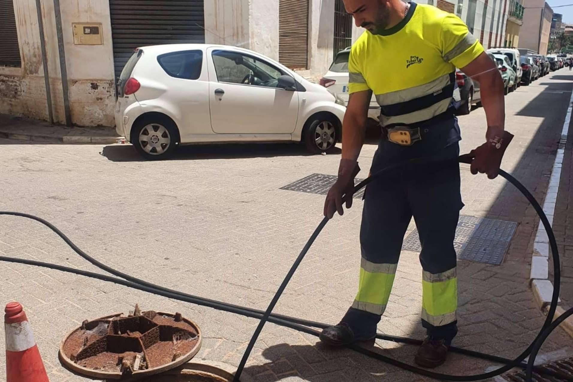 Rey Tuberías, especialistas en desatoro fregadero, arqueta, WC e inspección con cámara