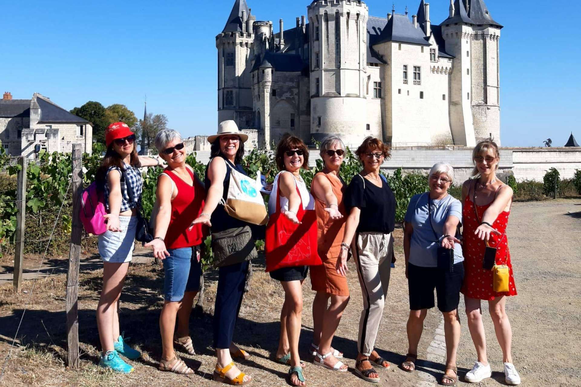 Viajar sola en grupo desde Barcelona es posible gracias a Concédete Deseos