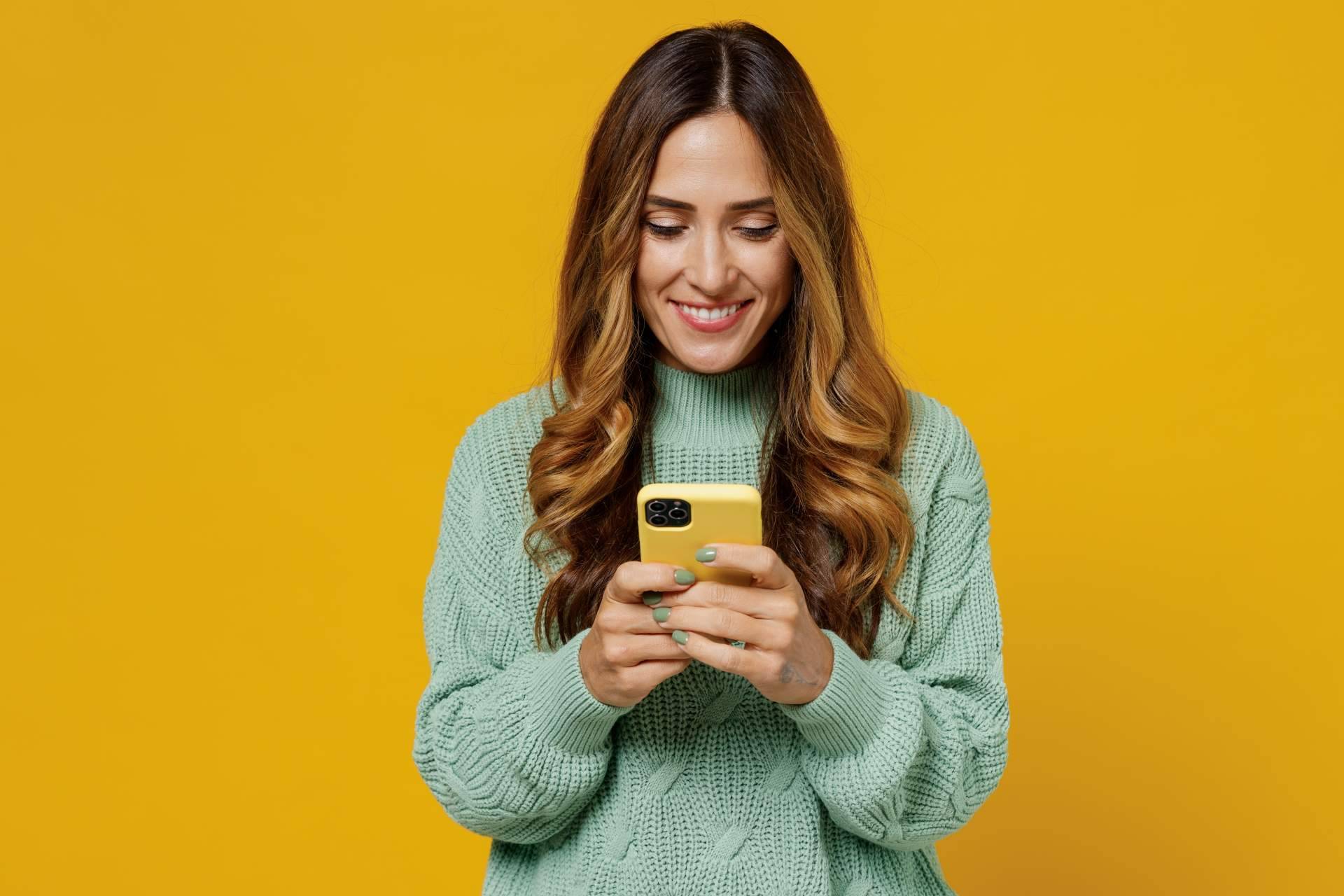 El comparador de seguros para móviles que permite contratar online al instante, Thenowo