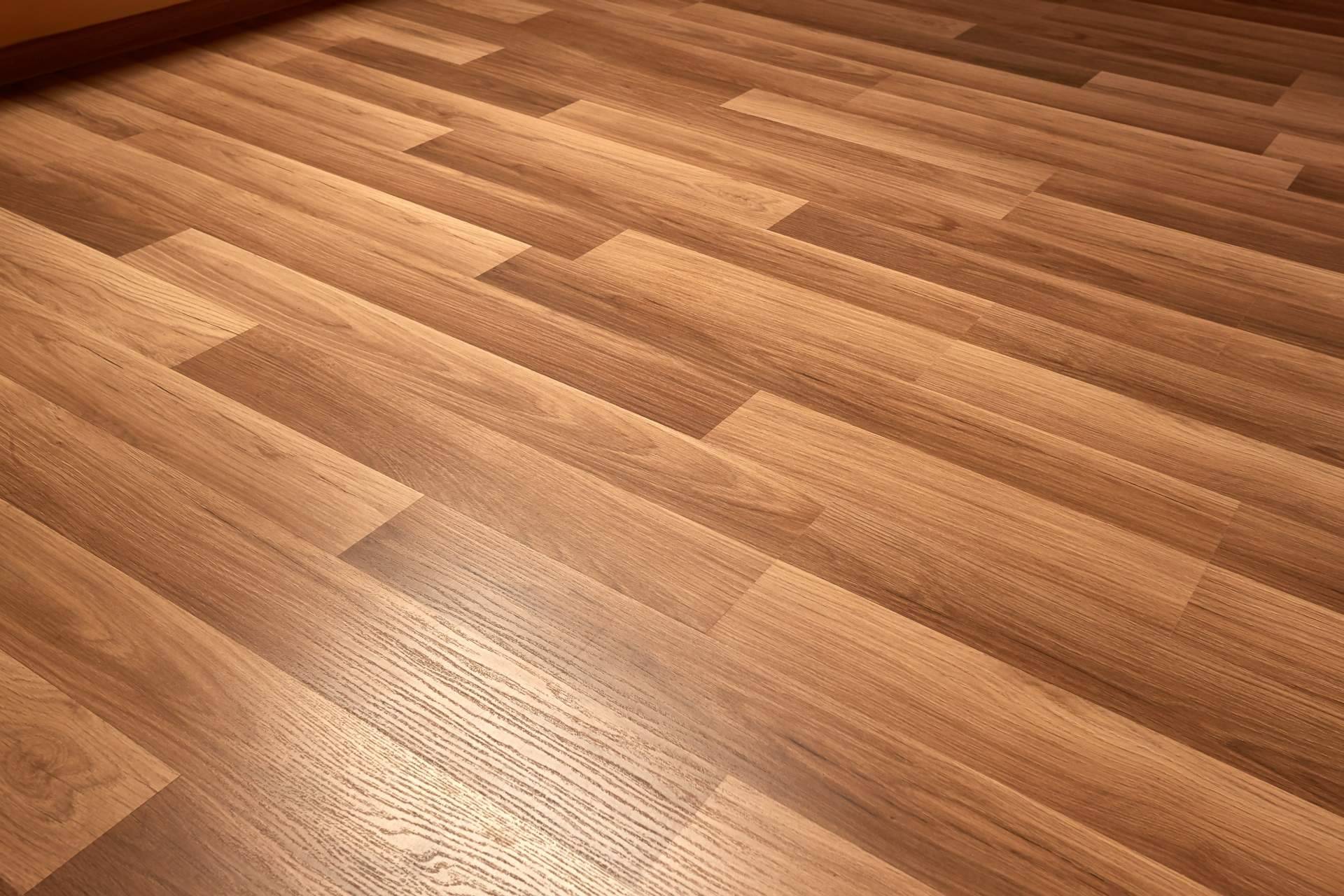 Alquileres MAJO ofrece todas las maquinarias para acuchillar parquet de la forma más eficiente y productiva posible