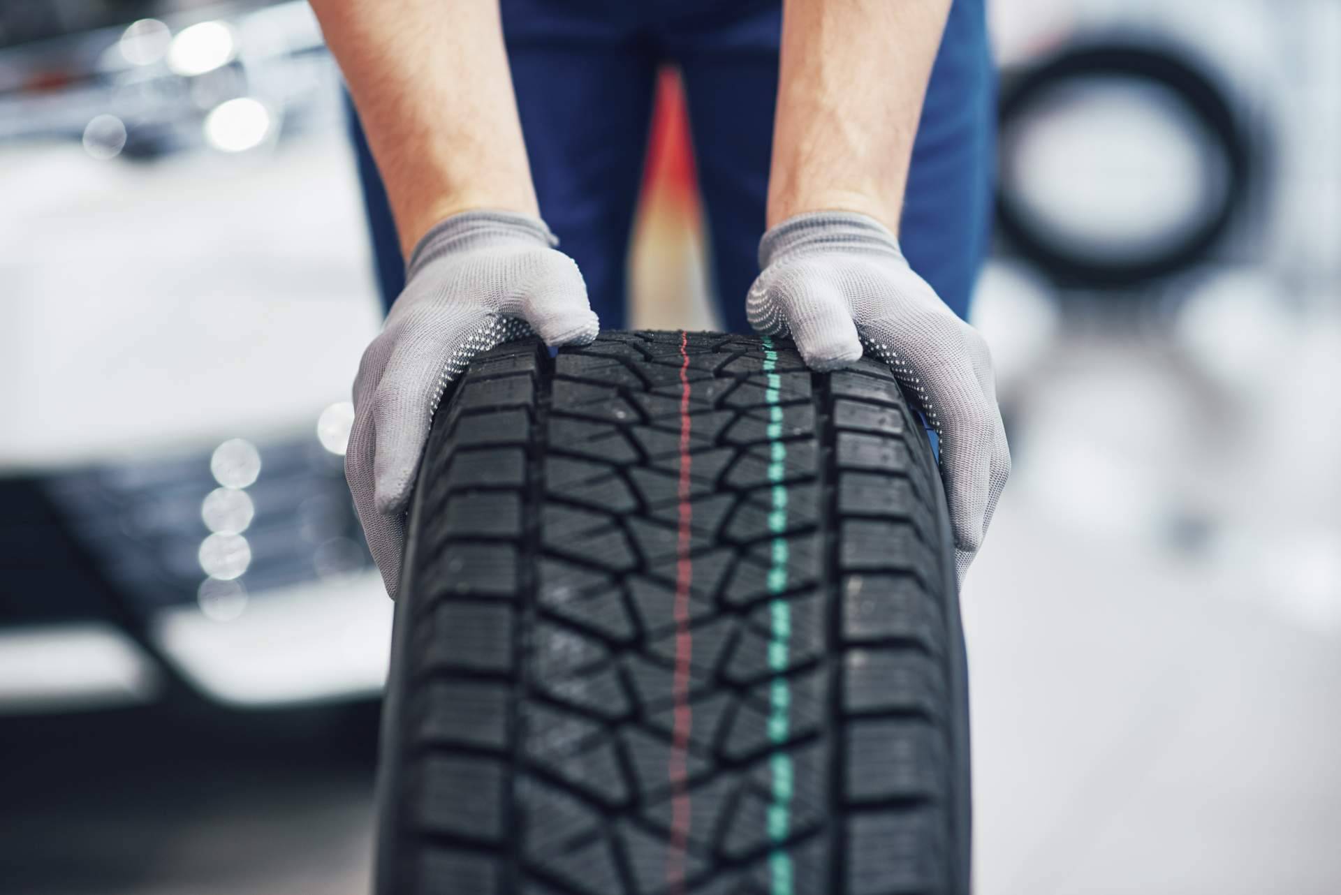 ¿Cada cuánto tiempo se deben cambiar los neumáticos del coche?