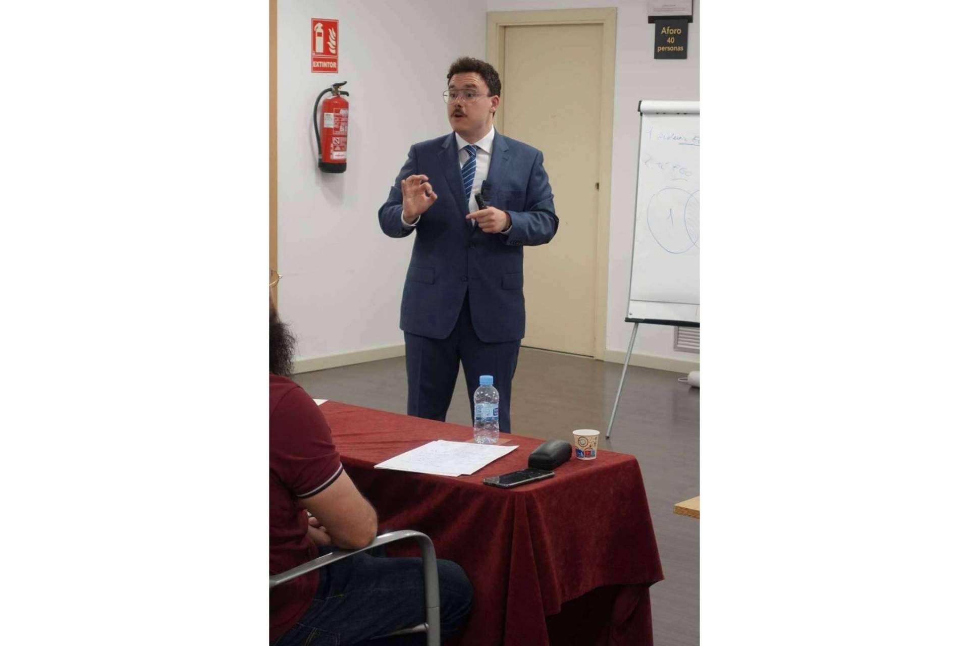 Fernando Miralles empieza pronto la nueva temporada de formaciones de hablar en público en España y Andorra