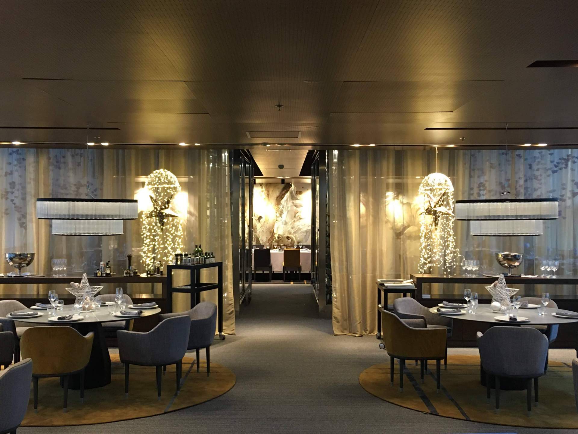 Las lámparas de diseño exclusivas de Insolit para decorar los espacios de un hotel o restaurante