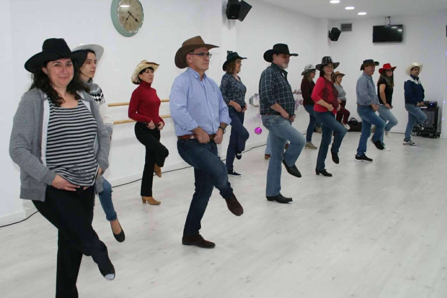 Los principales beneficios para la salud derivados del baile en línea