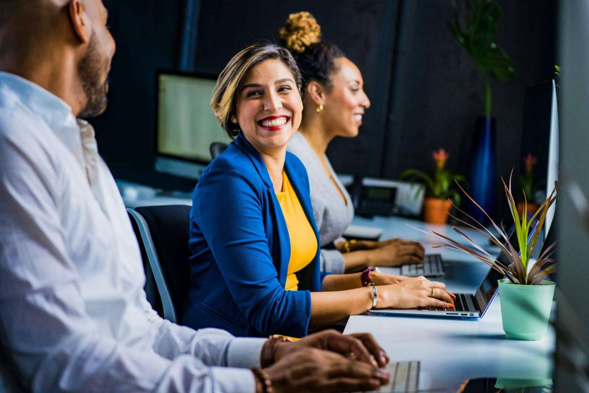 Connectki ofrece servicios de consultoría de marketing digital y estrategias de social media para pequeñas empresas