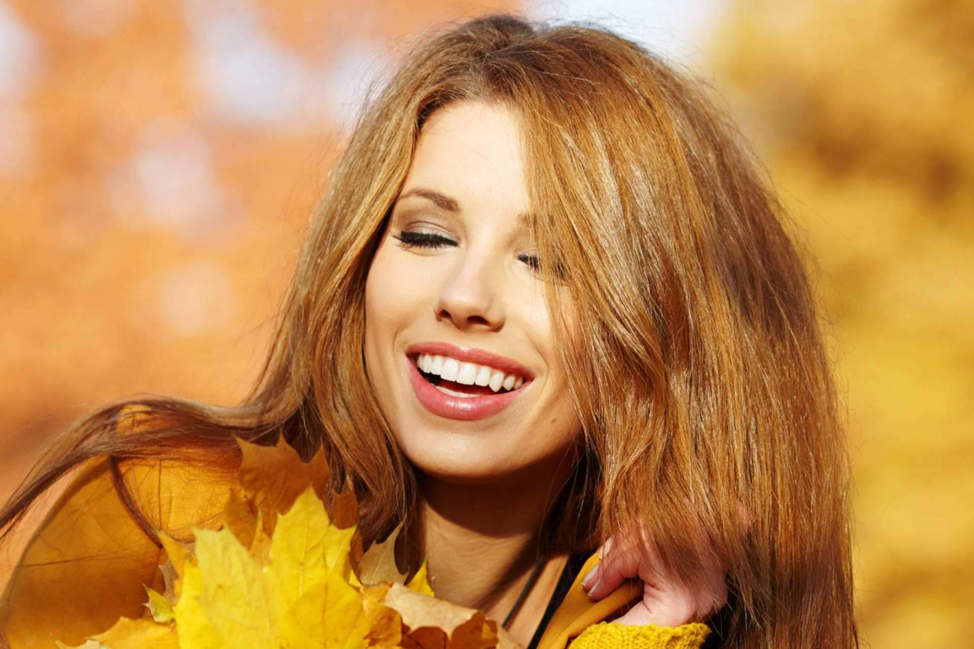 ¿Cómo afrontar la caída capilar estacional en otoño?, por la clínica capilar Laura Agrelo