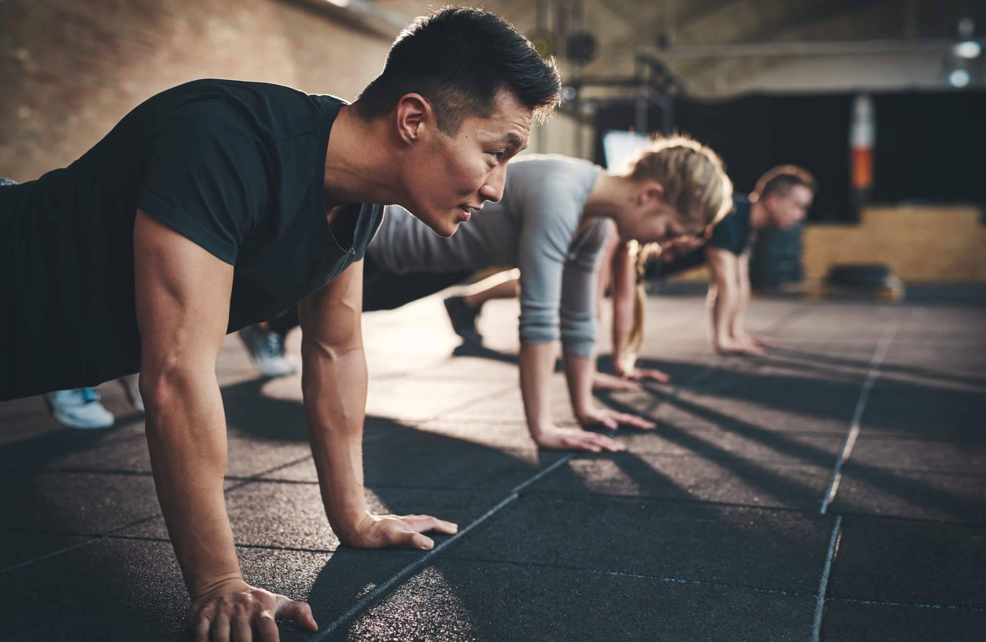 El entrenamiento de fuerza es considerado un tratamiento contra enfermedades