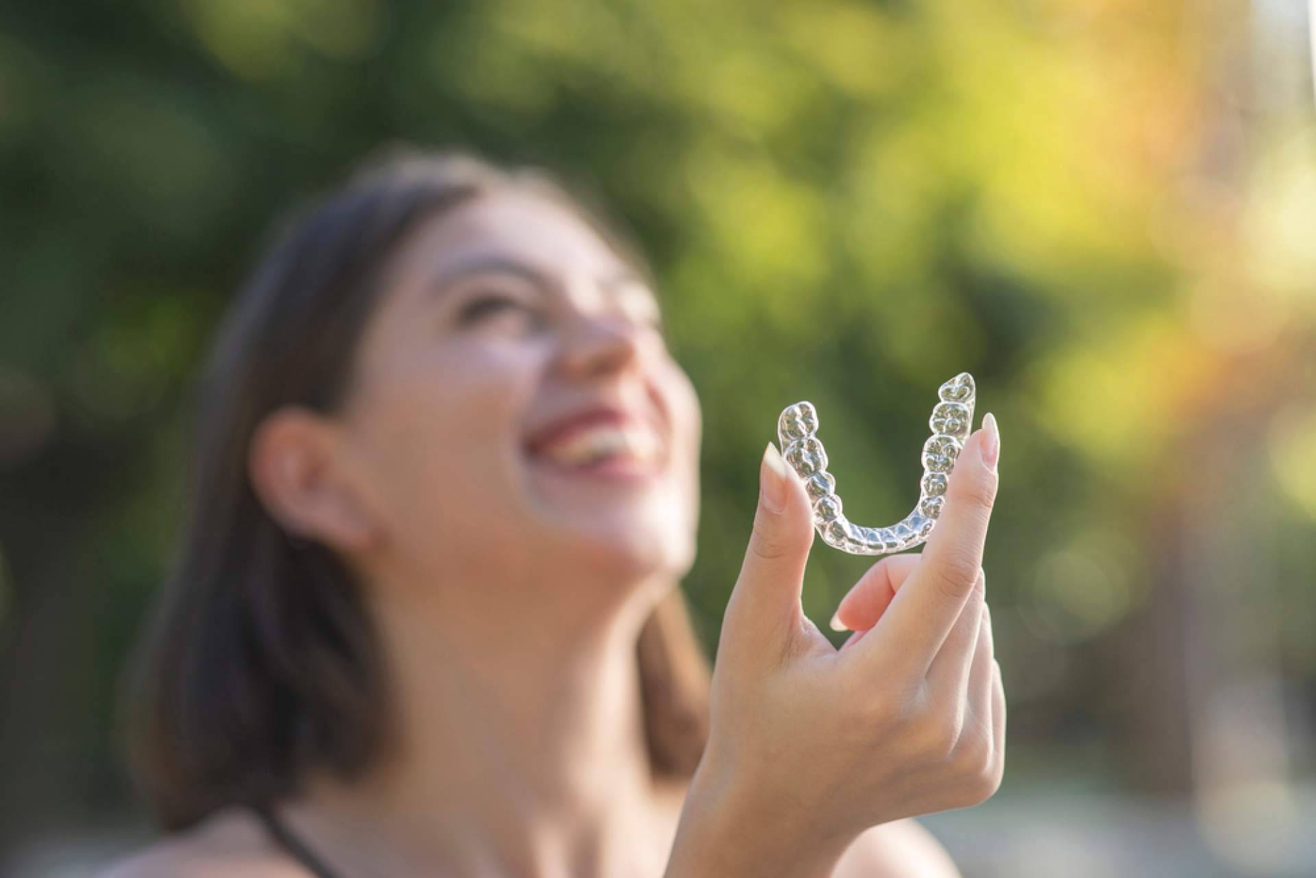 Los beneficios que ofrece la ortodoncia invisible Invisalign, con InterORALIA