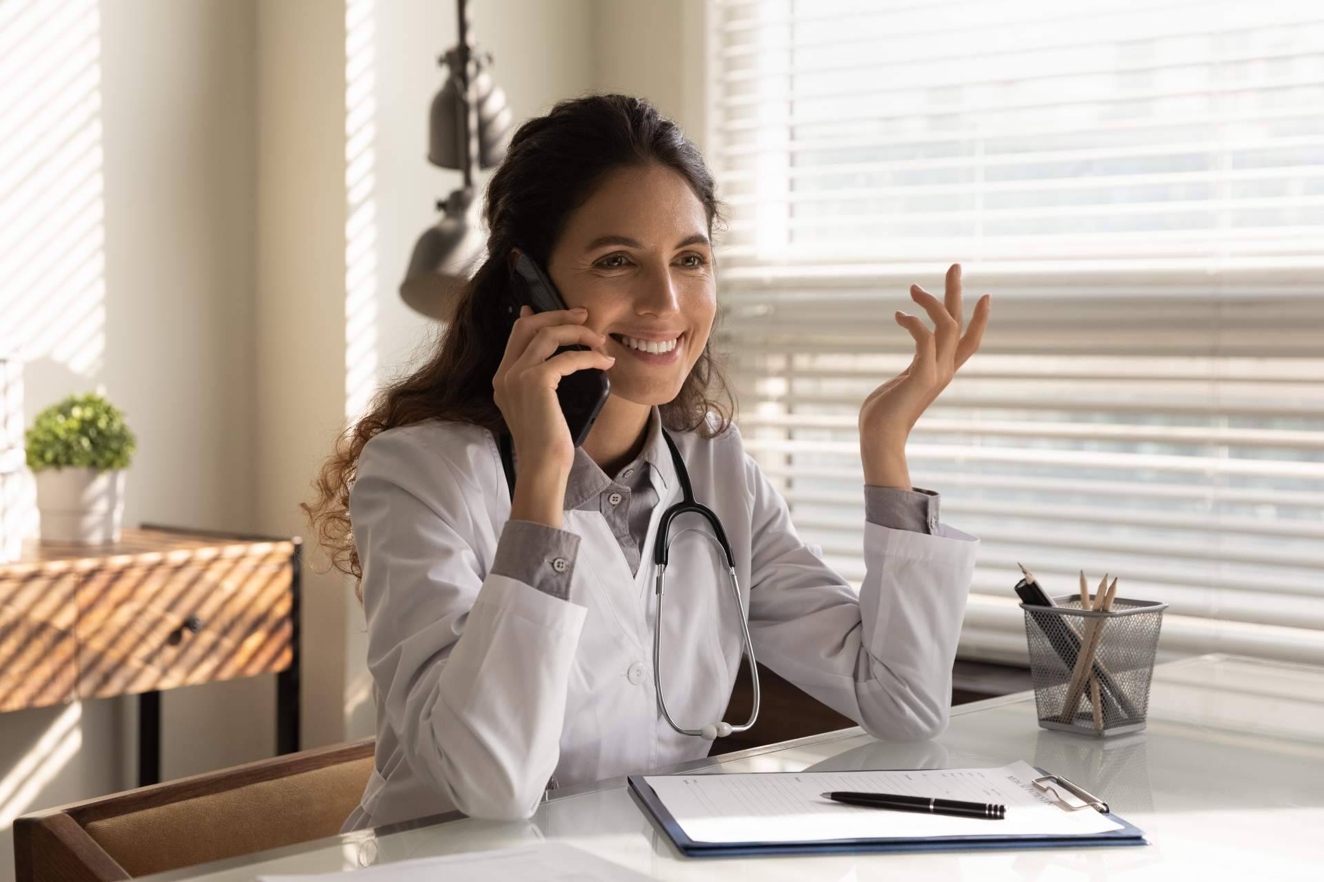 ¿Cómo encontrar números de urgencia como hospitales en NúmerodeInformación.com?