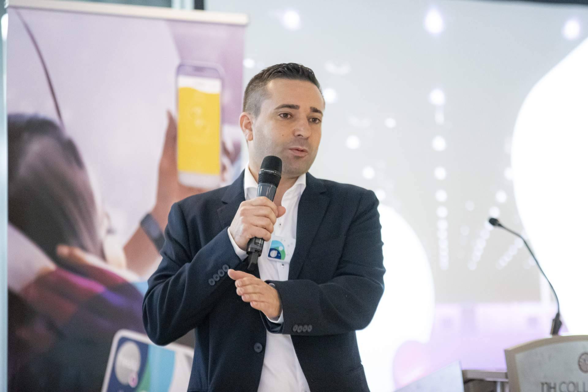 Sintoniza la Frecuencia presenta un dispositivo de biorresonancia, Healy
