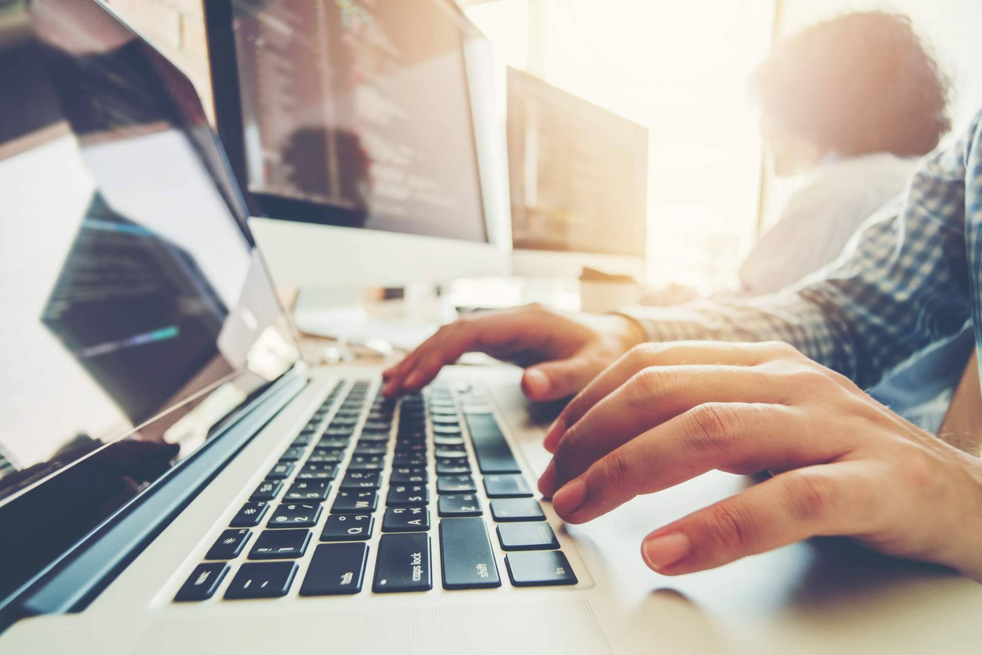 Opensaga y los beneficios de digitalizar una empresa pasándose al e-commerce