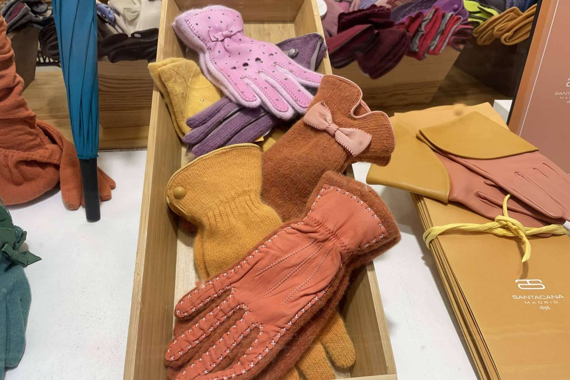 La marca Santacana dispone de nuevos guantes de lana reciclada