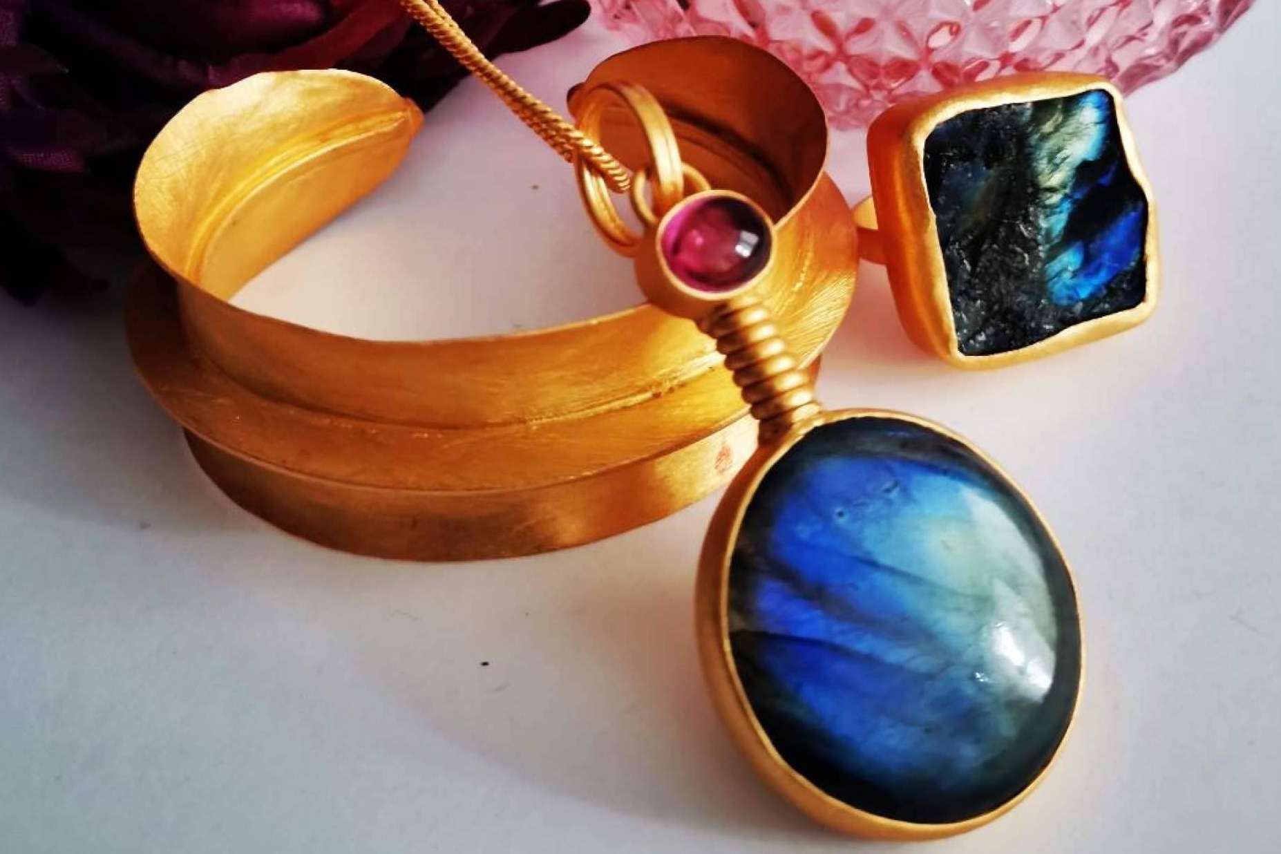 Isabel Lamadrid, una marca española de joyas artesanas disponible en la boutique del Museo del Louvre