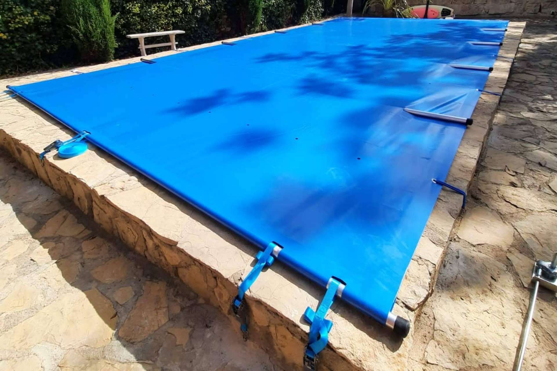Cómo escoger un cobertor de invierno para piscinas en exterior