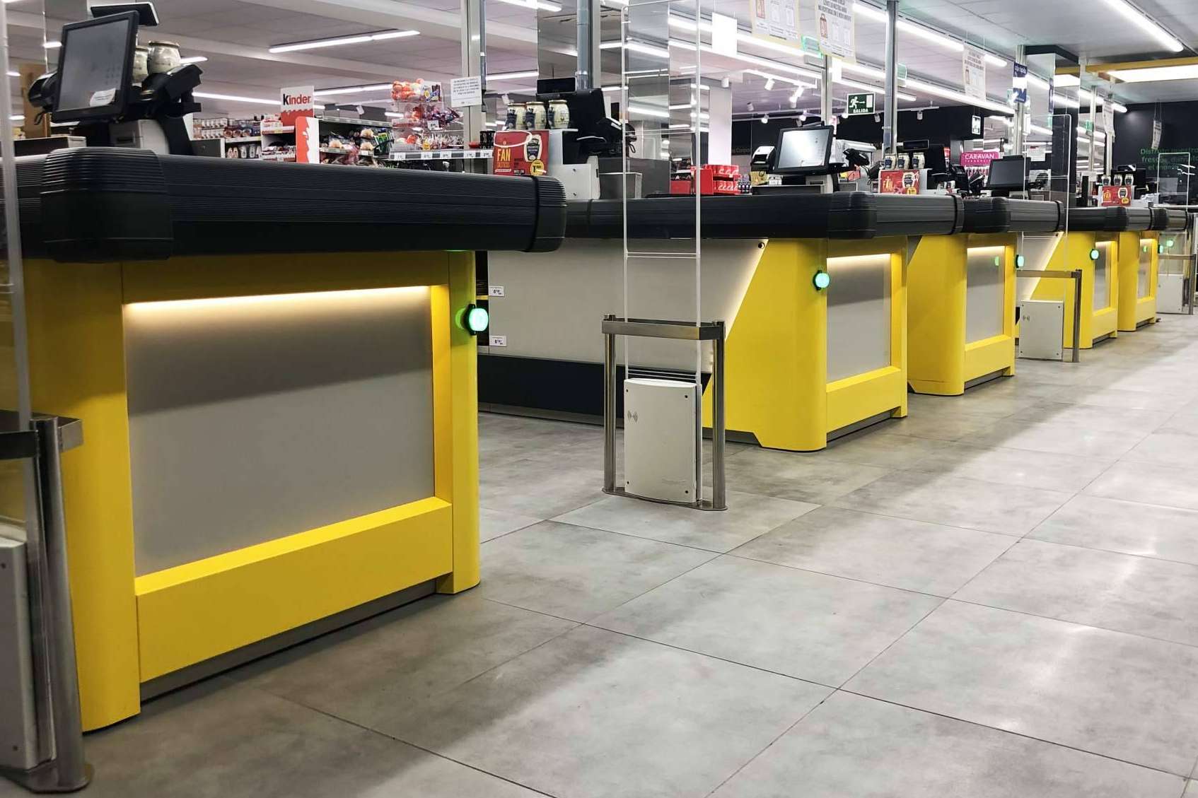 Creaciones Marsanz ofrece mobiliario comercial y equipamiento para cualquier sector