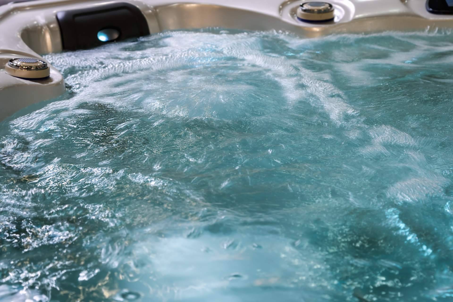 Hidroxury, una empresa especializada en el sector de la salud y el bienestar, proporciona un jacuzzi interior para cubrir todas las necesidades