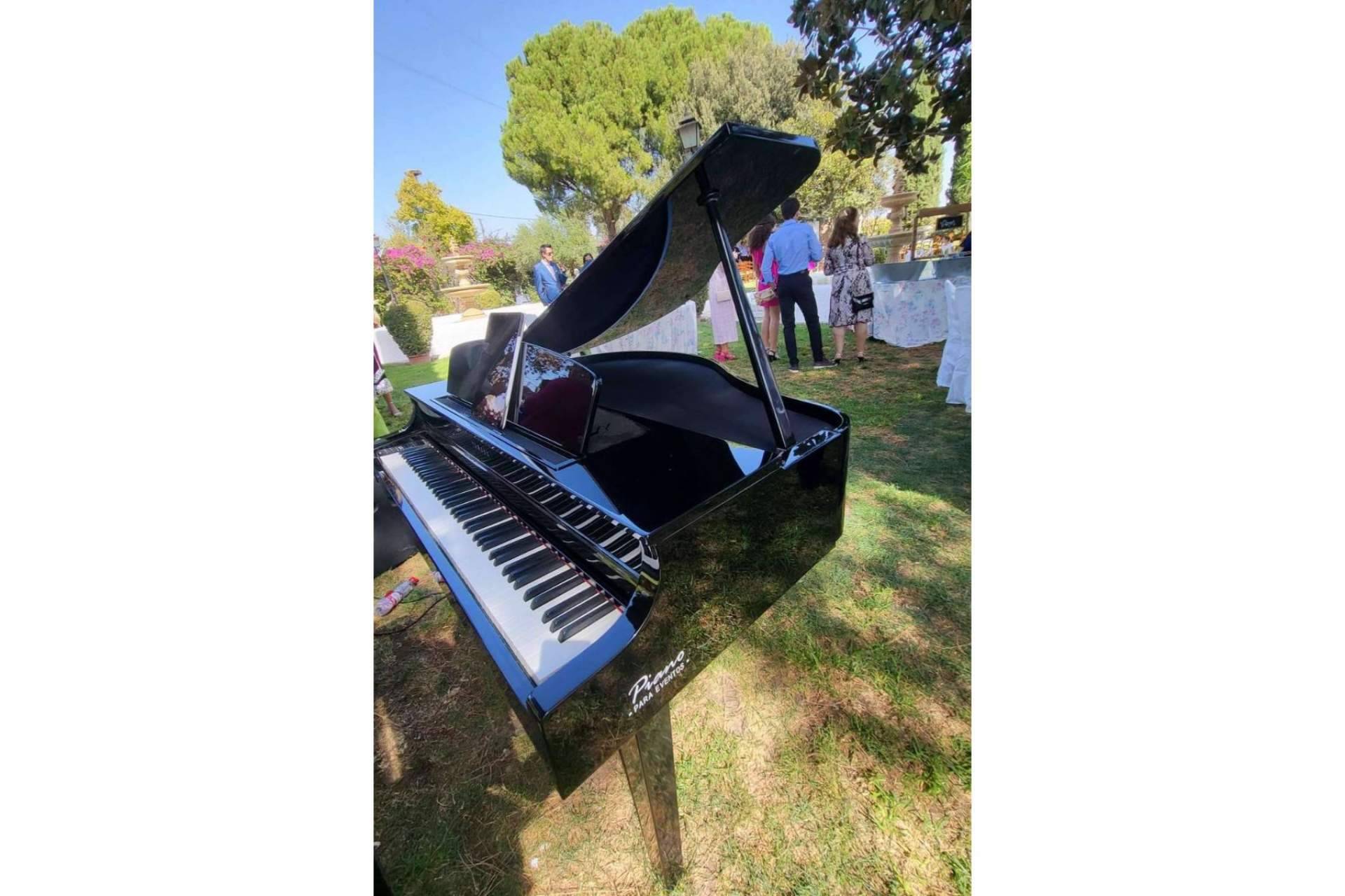 Alquiler de piano con o sin pianistas para eventos de empresa, de la mano de Piano Para Eventos