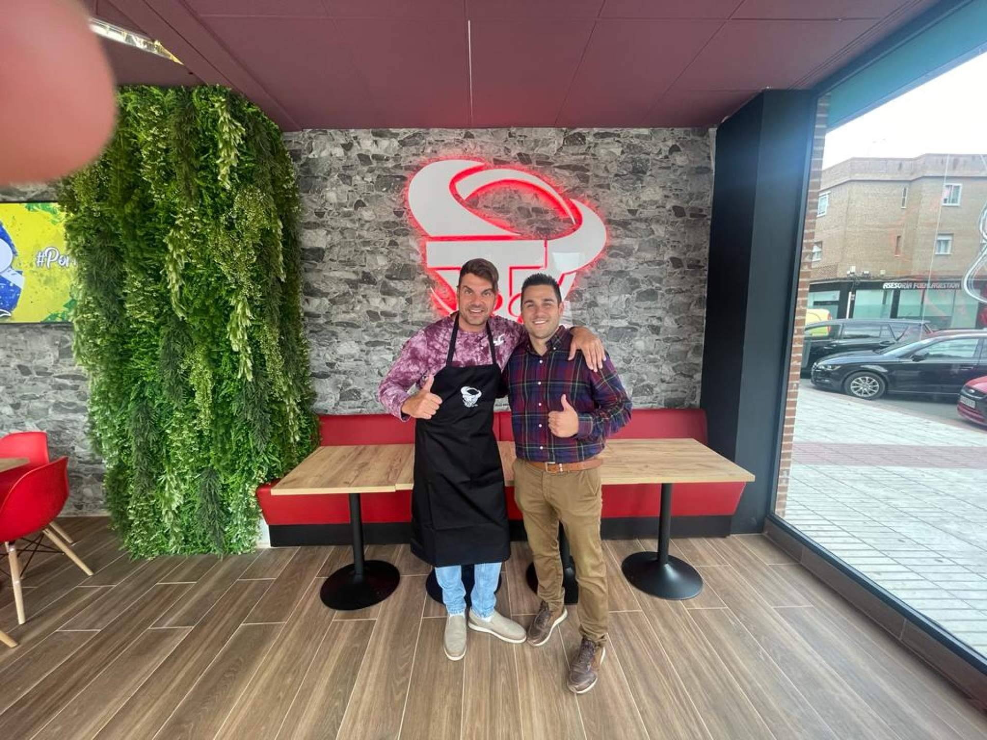La alianza entre BreakingIce y TORO Burger para disfrutar de citas en estos restaurantes