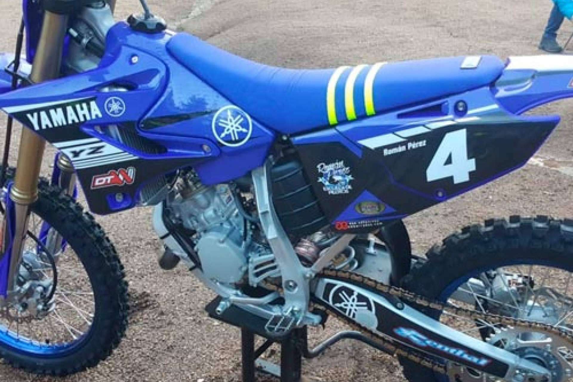 Renovar la apariencia de una moto fácilmente de la mano de los plásticos y adhesivos para motos off-road de ADHESIVOSEMBARRADOS
