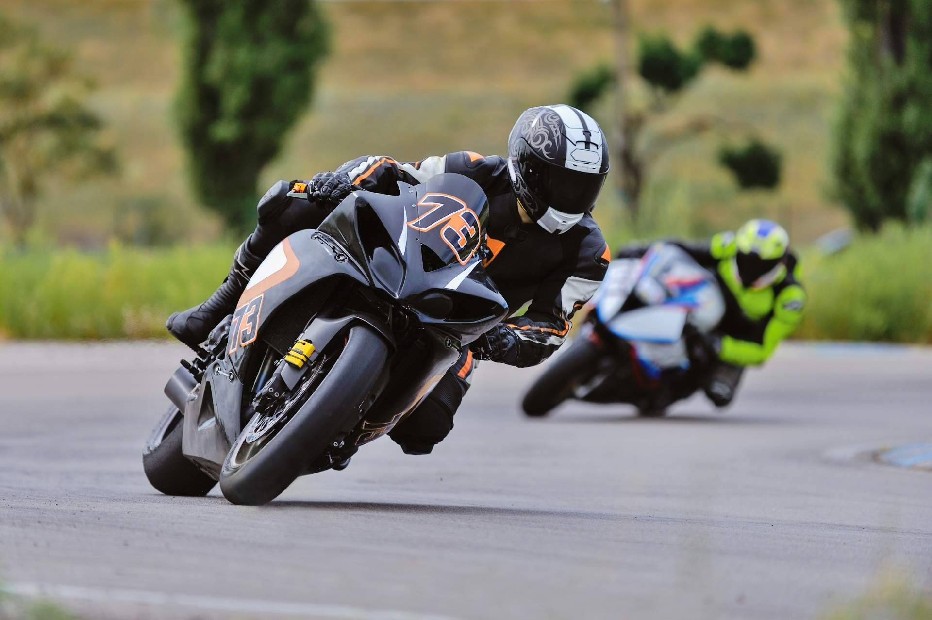 Las diferentes modalidades del mundo del motociclismo, por EGINER, expertos en la copia de llaves de moto